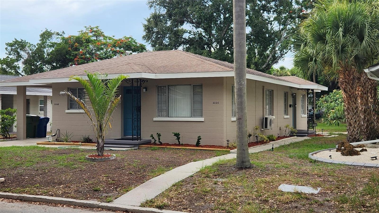 2226/2228 13TH AVE W