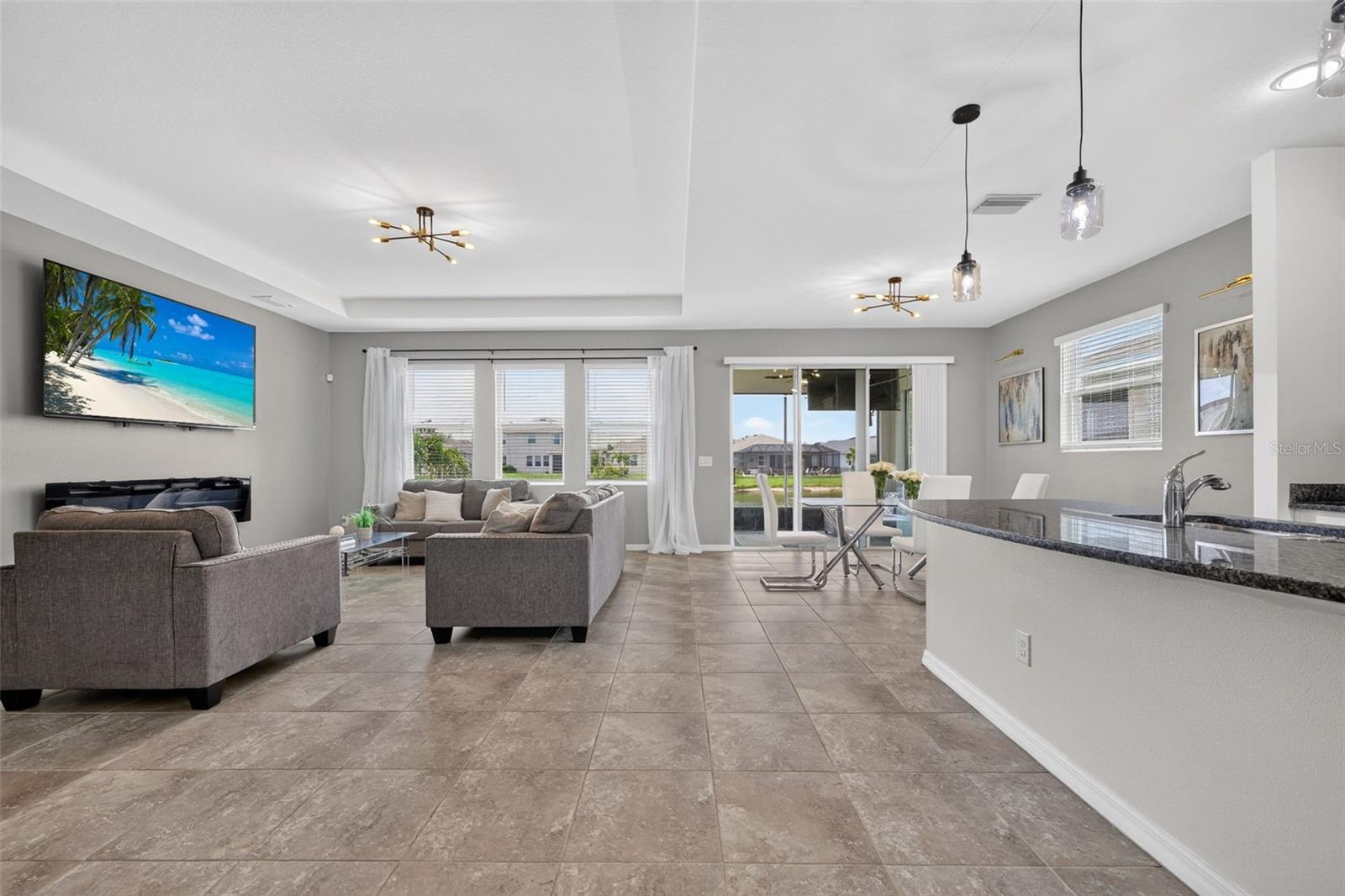6541 Devesta Loop Property Photo 8