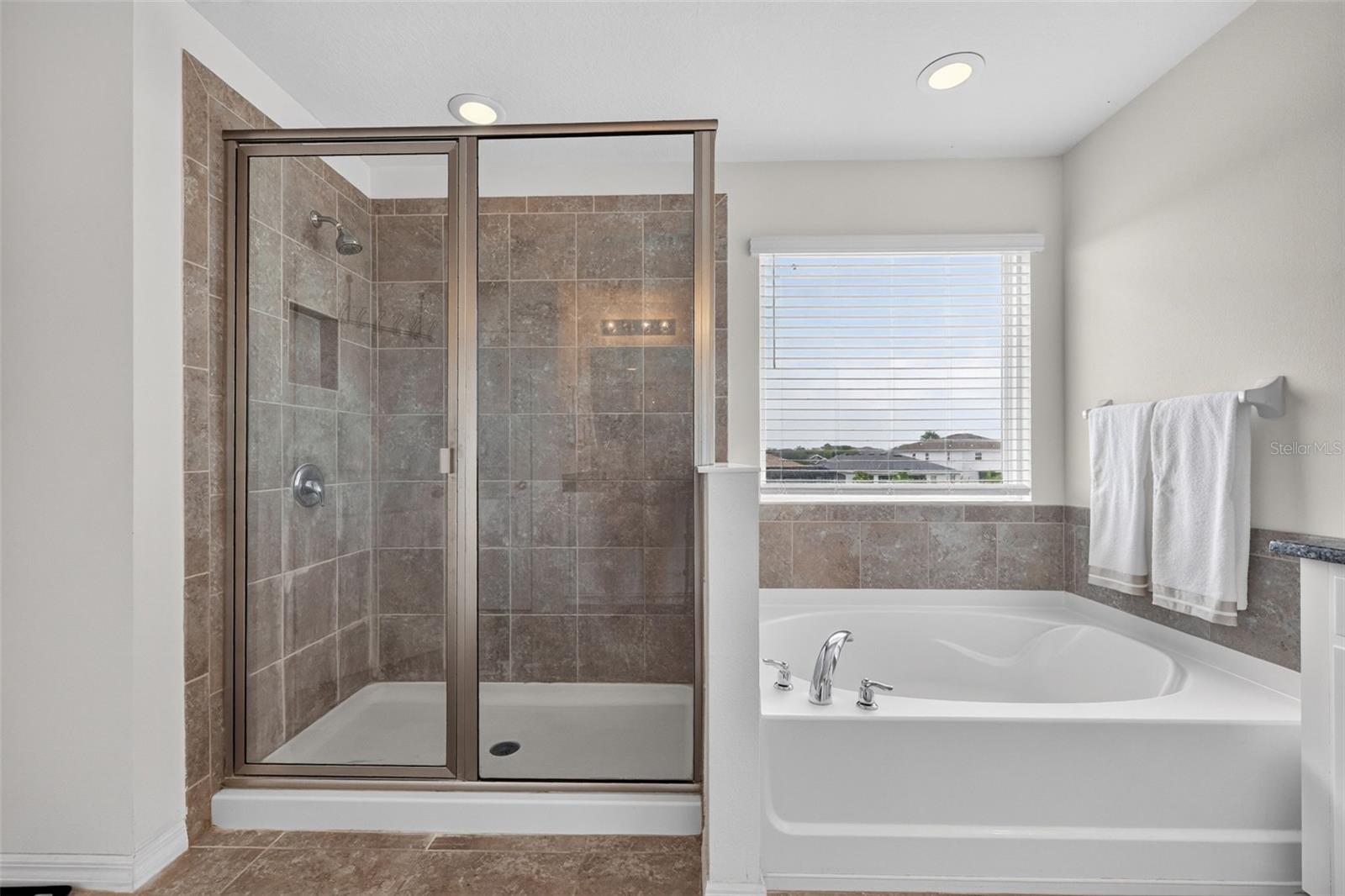 6541 Devesta Loop Property Photo 34