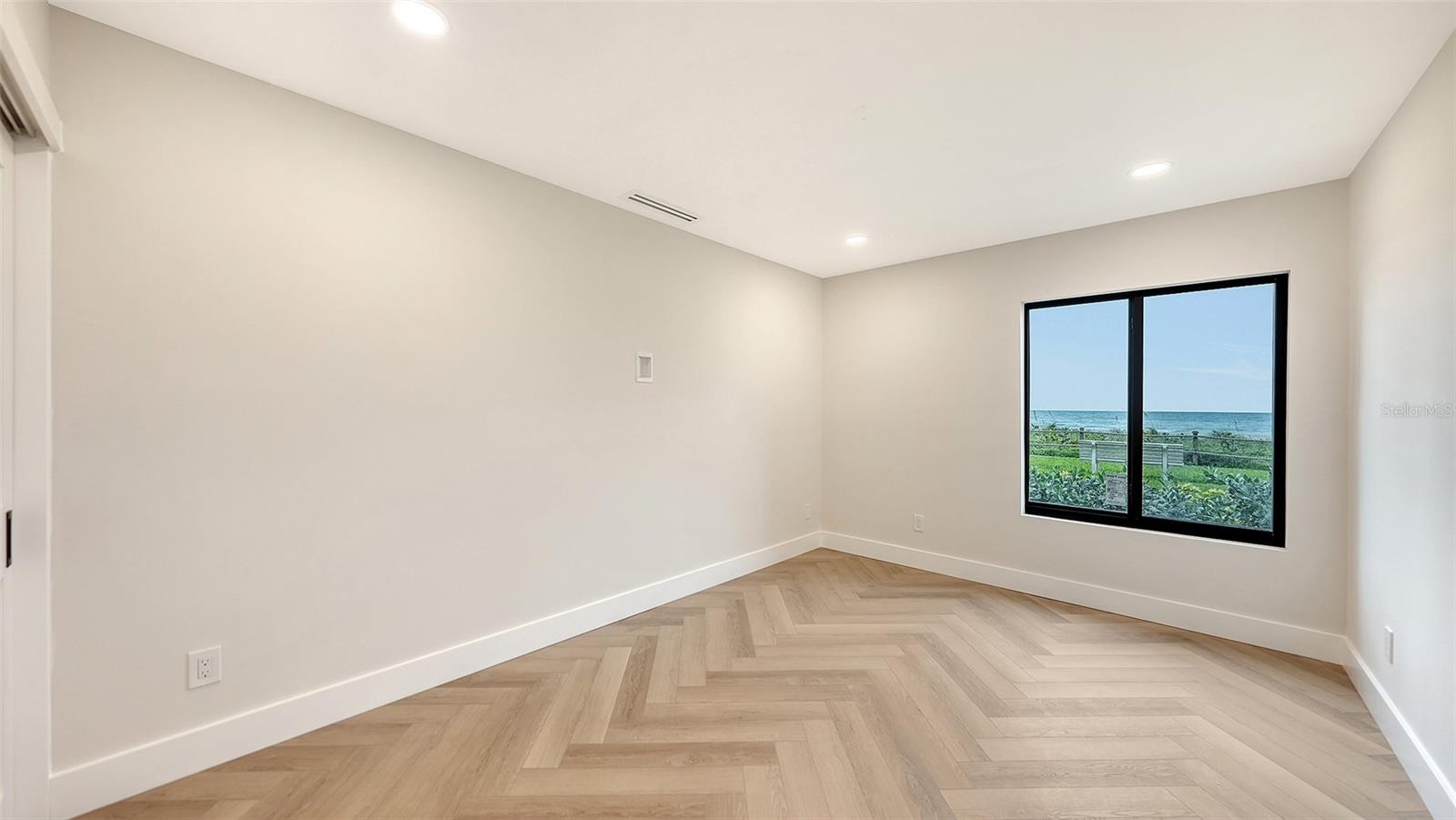 2089 Gulf Of Mexico Dr #g1-104 Property Photo 38