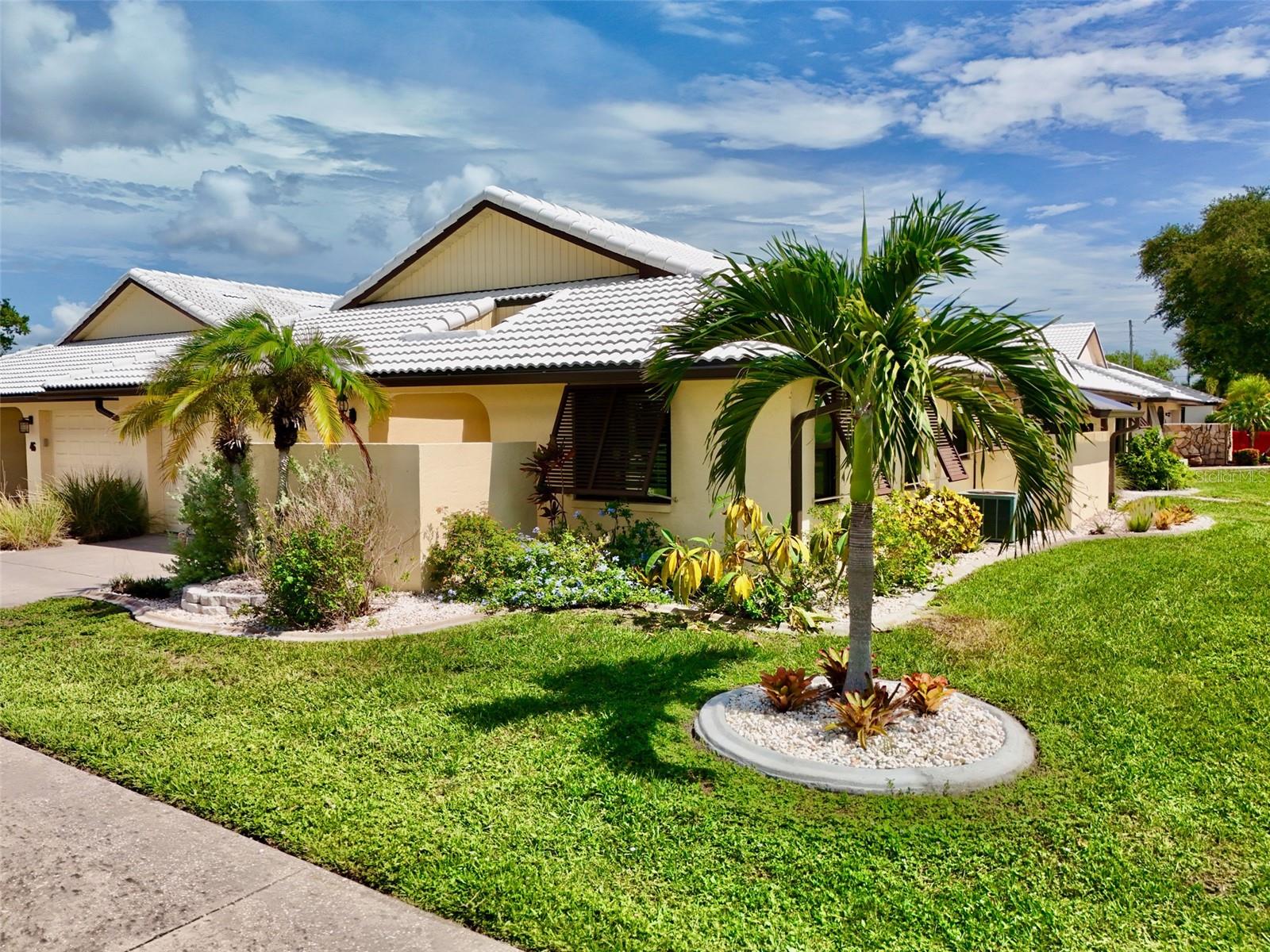 44 Sandstone Cir Property Photo 1
