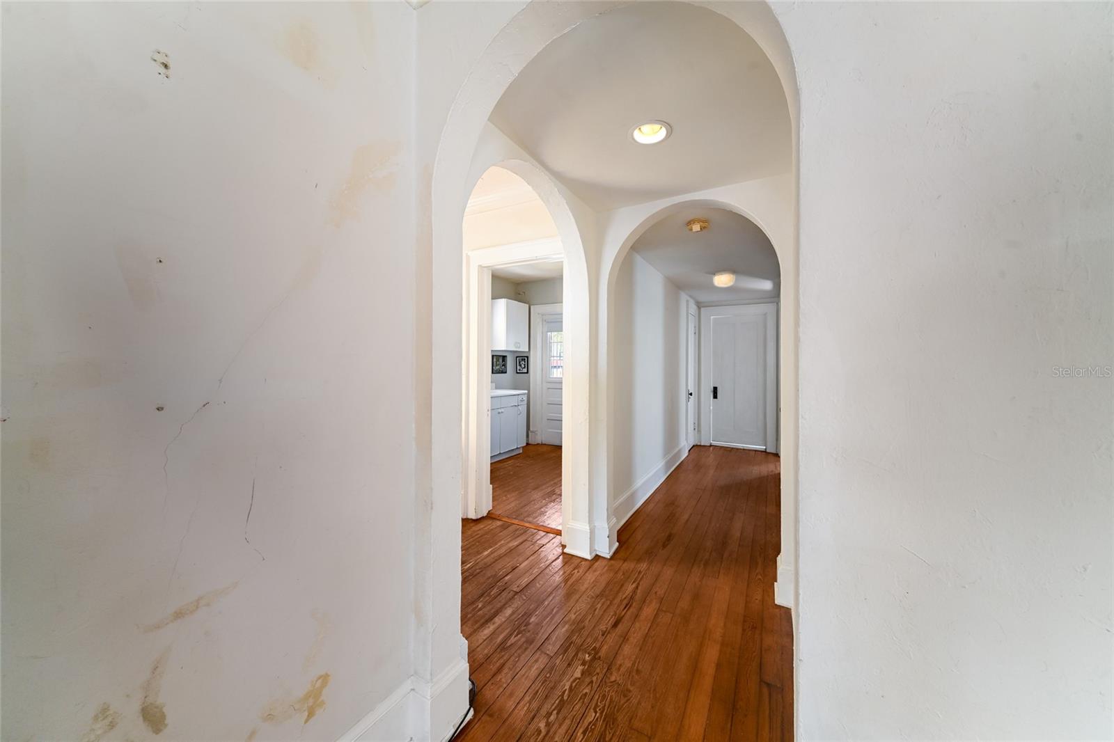 411 Burns Court Property Photo 4