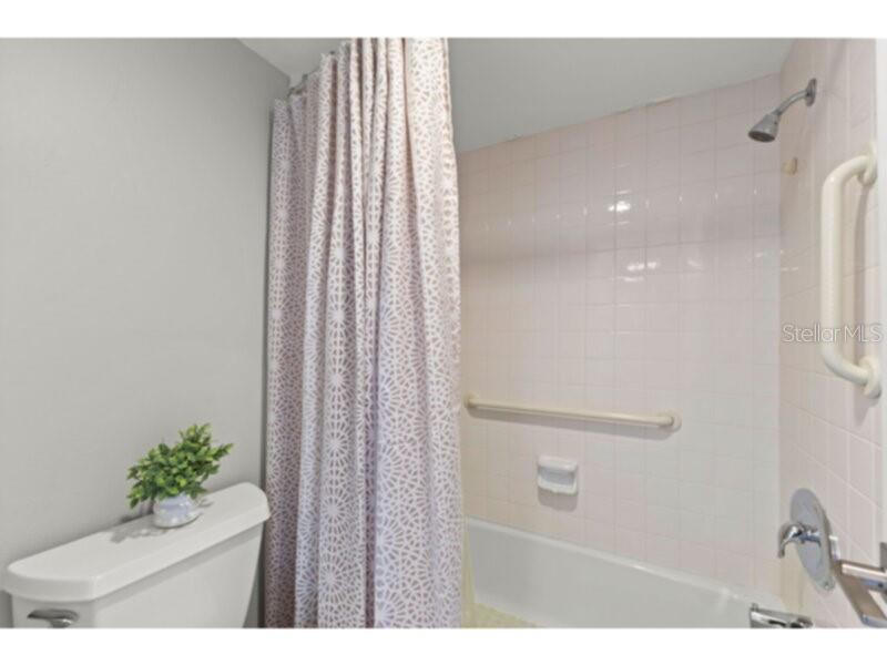 1111 N Gulfstream Ave #6b Property Photo 30