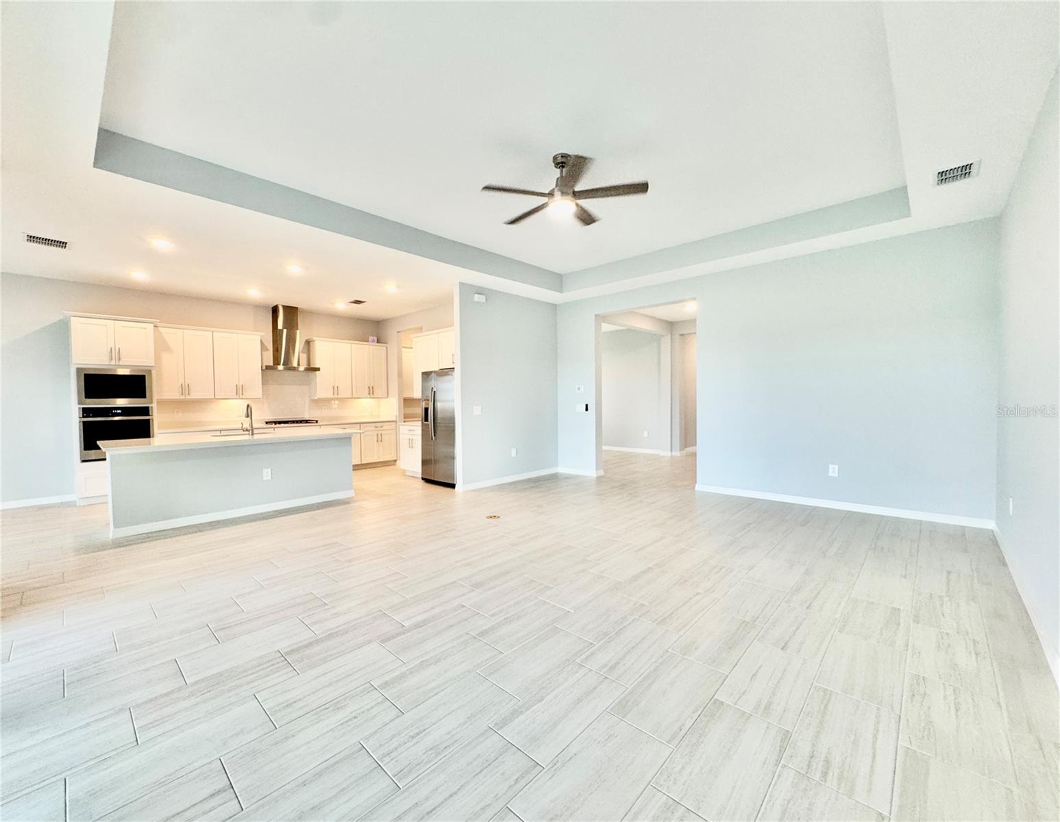 19227 Scallop Loop Property Photo 4