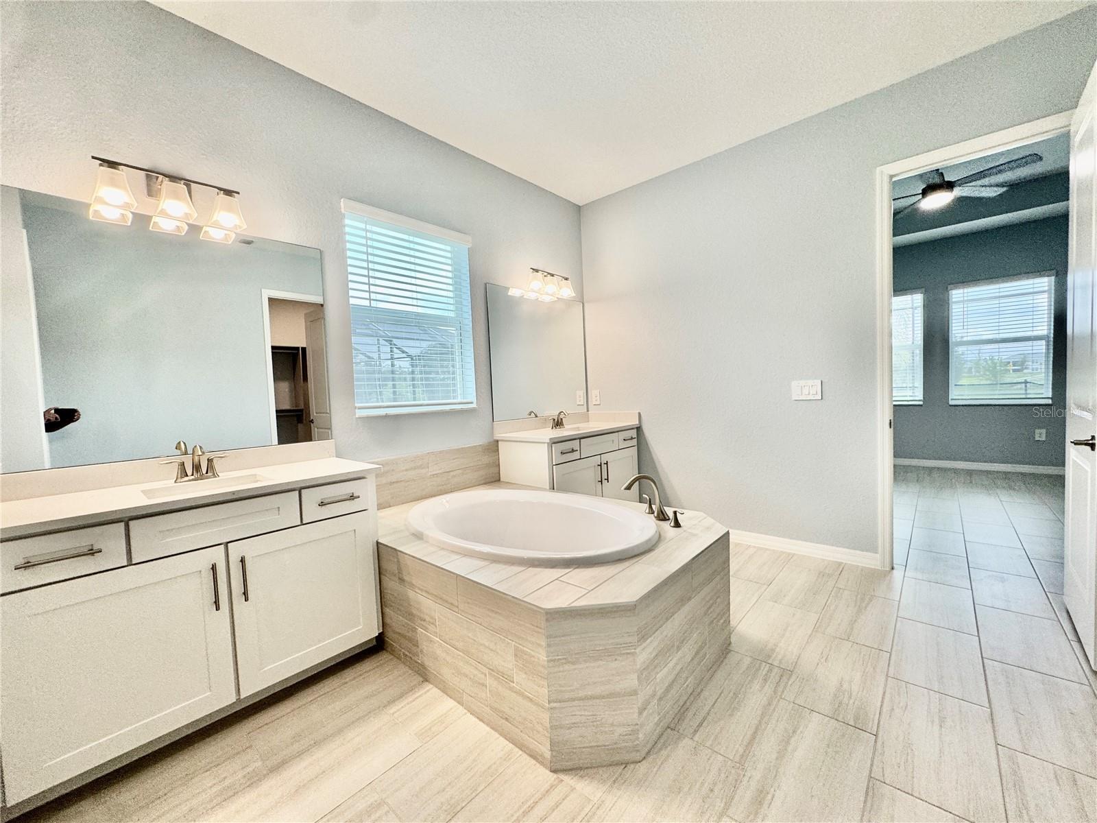 19227 Scallop Loop Property Photo 31