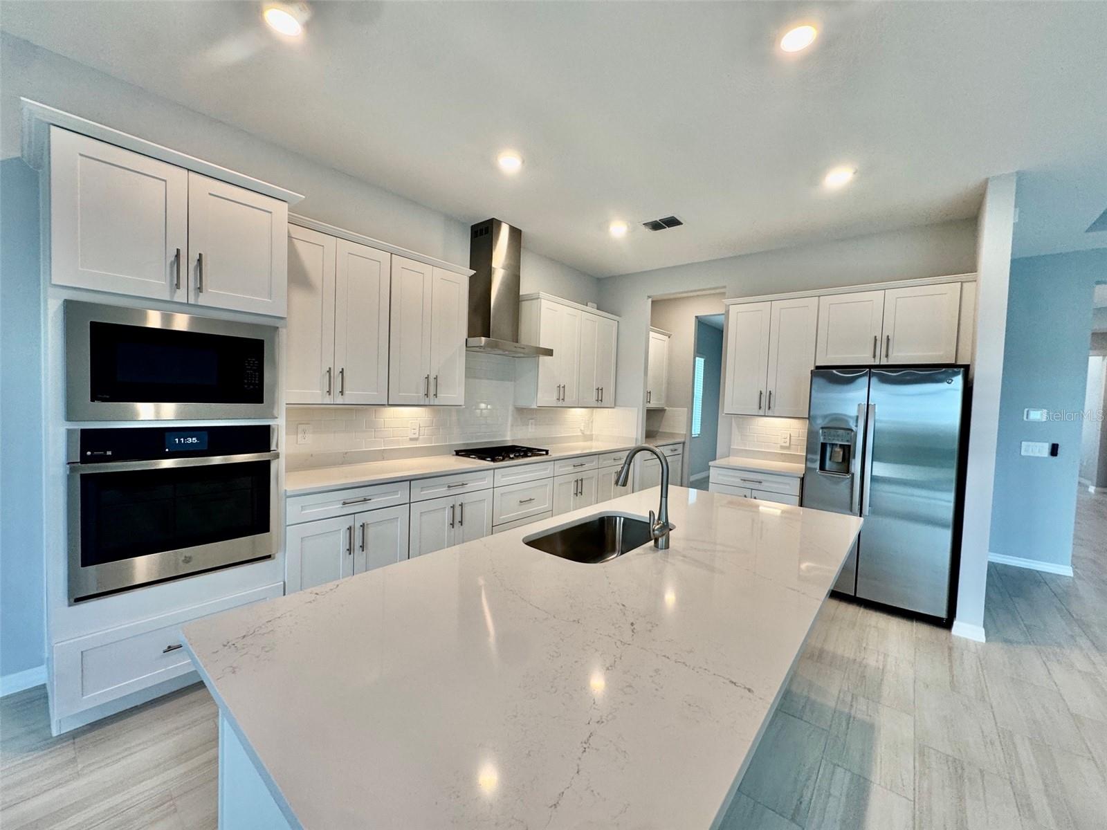 19227 Scallop Loop Property Photo 32