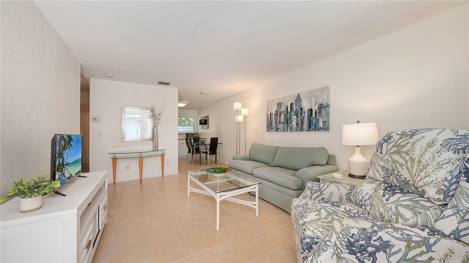 1749 Hillview St #1 Property Photo 3