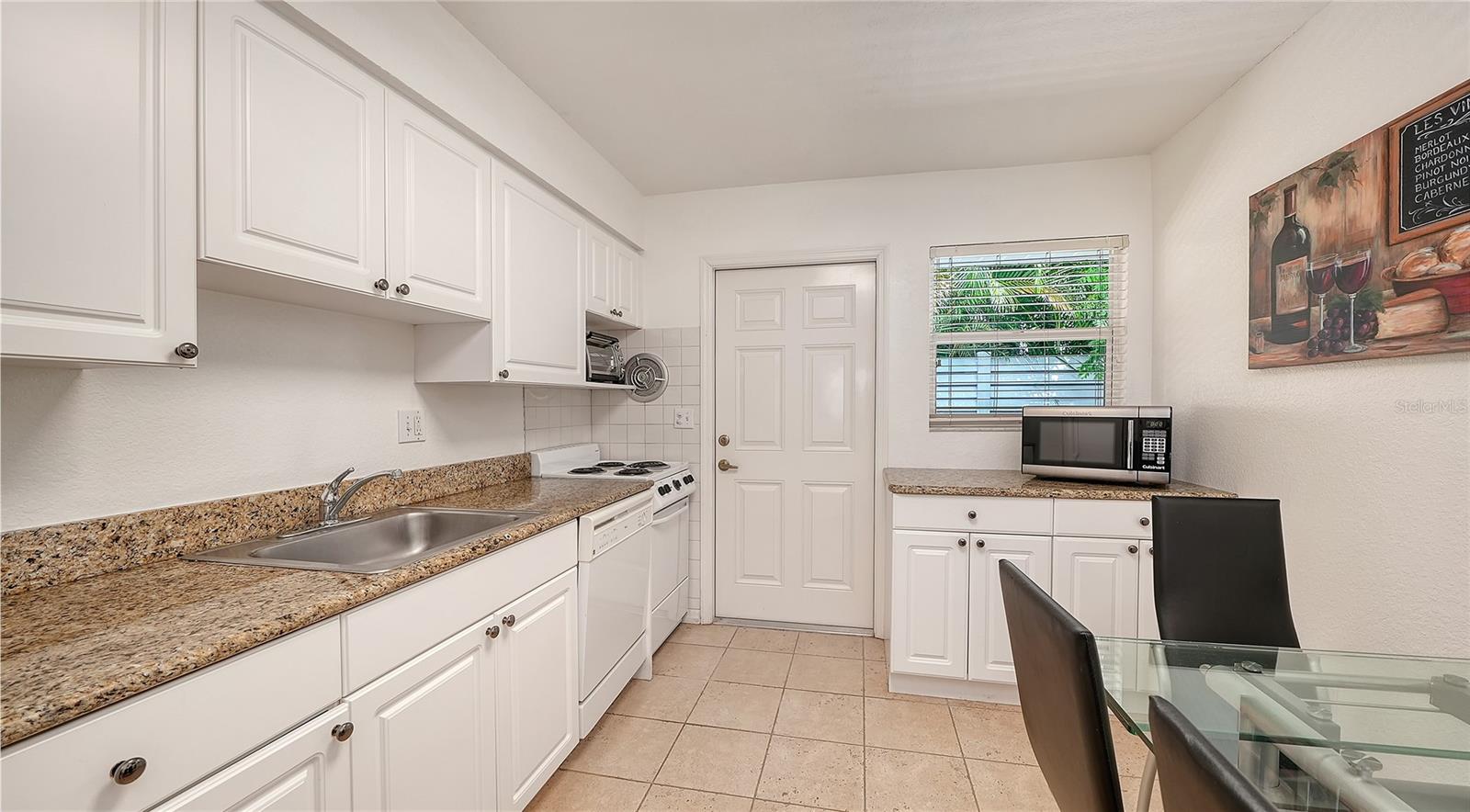 1749 Hillview St #1 Property Photo 8
