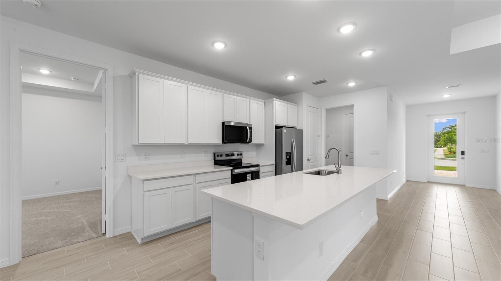 271 Munoz St Property Photo 5