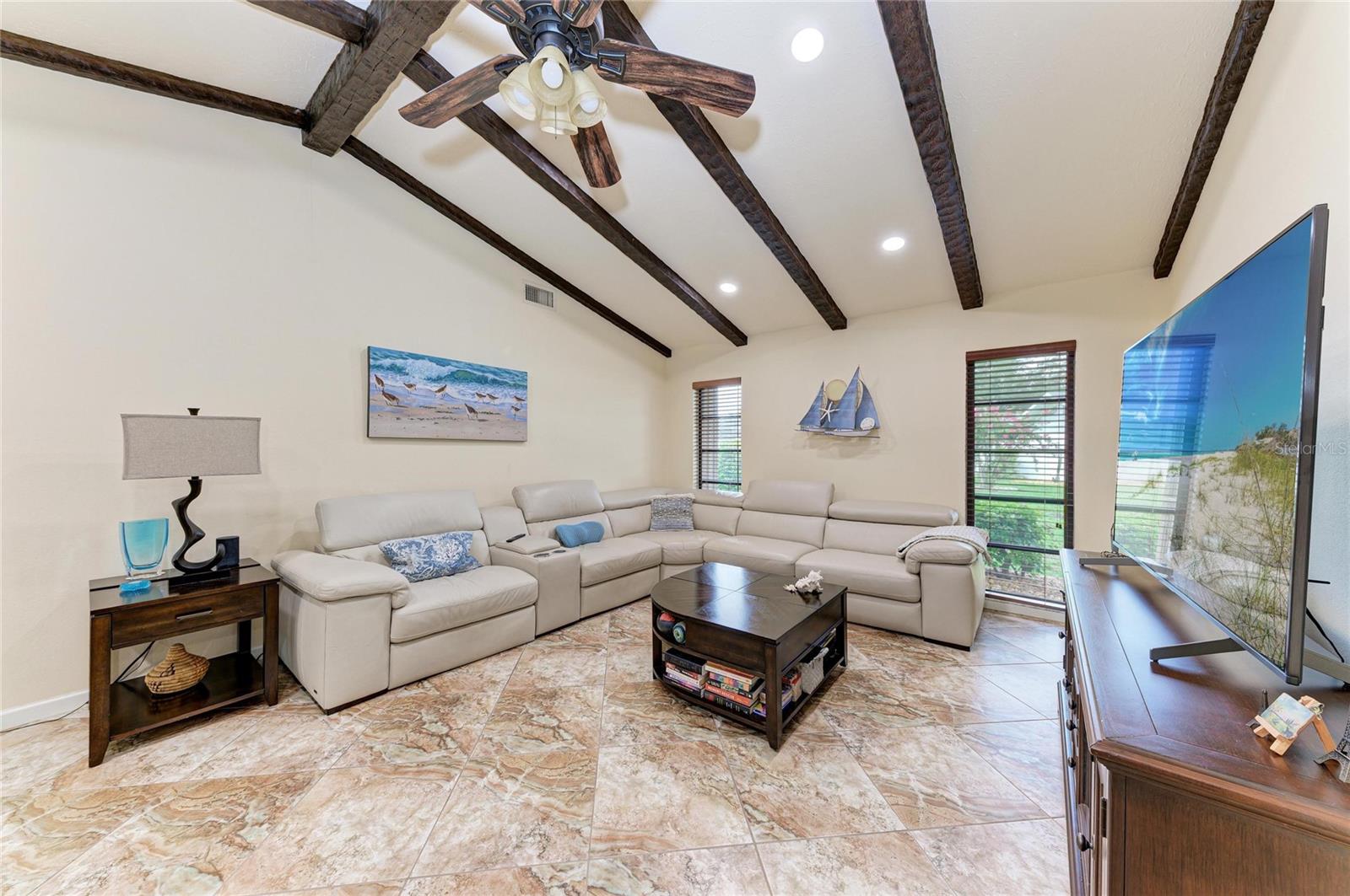 4533 Kipling Cir Property Photo 6