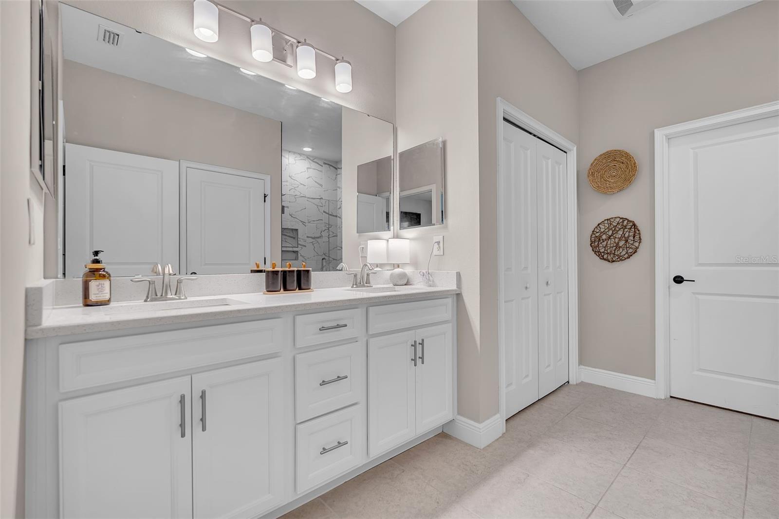 8219 Tea Olive Ter Property Photo 29