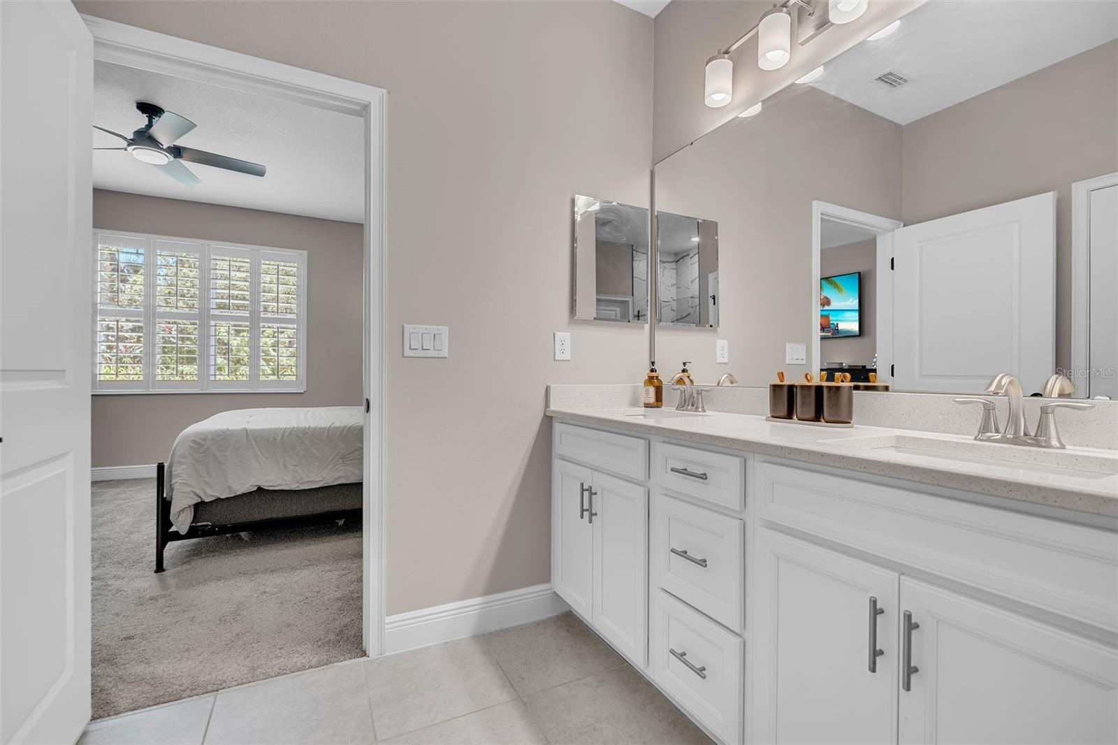 8219 Tea Olive Ter Property Photo 31