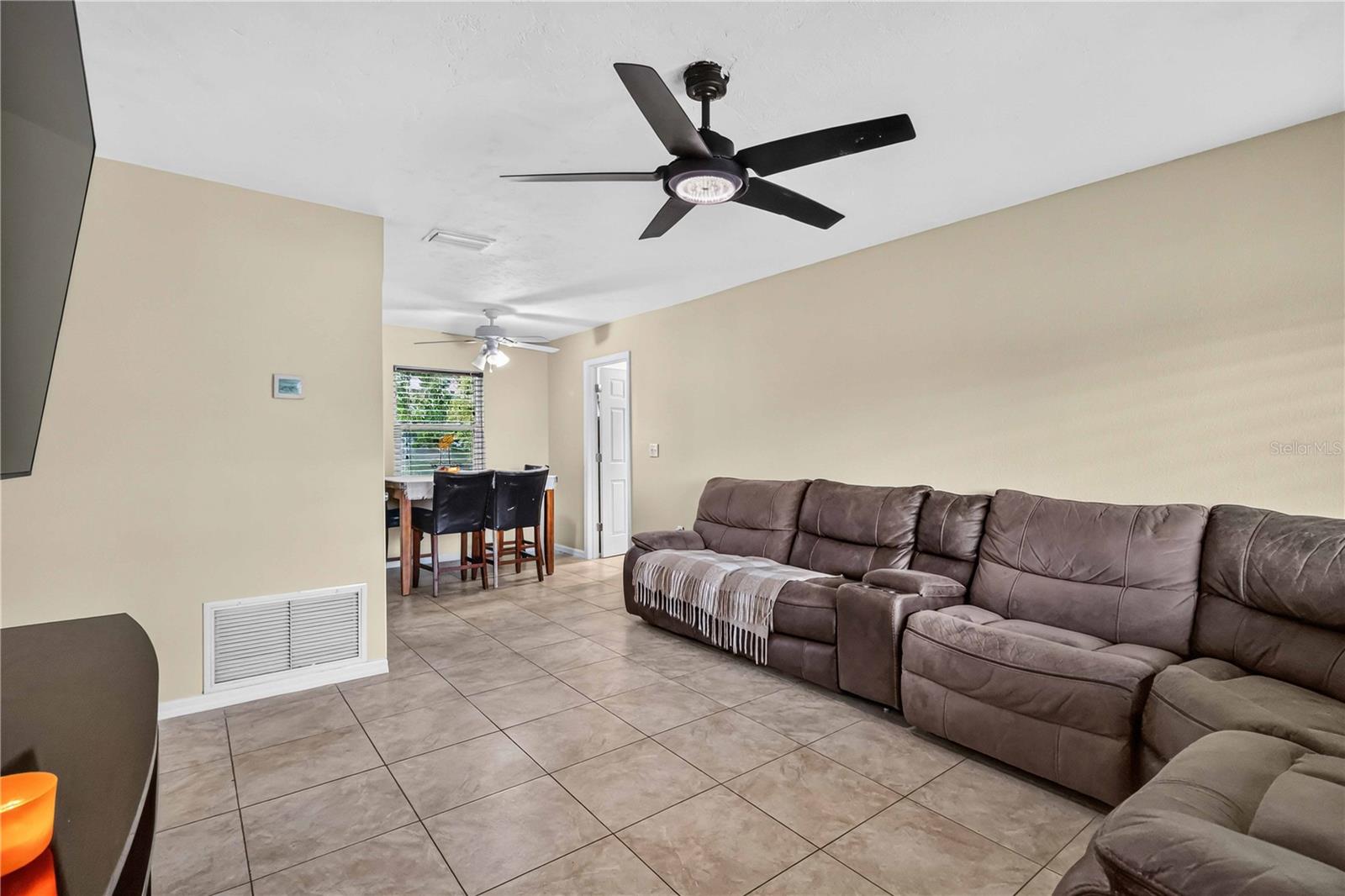 2316 Powell Cir Property Photo 6