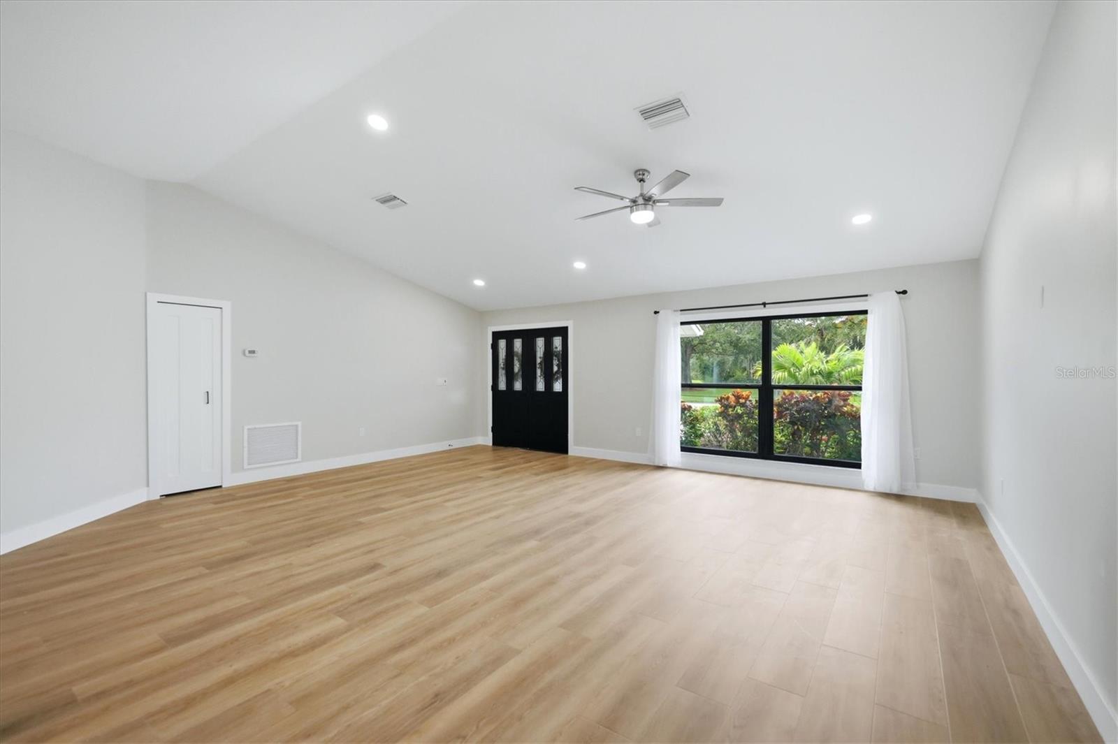 8822 Misty Creek Dr Property Photo 7