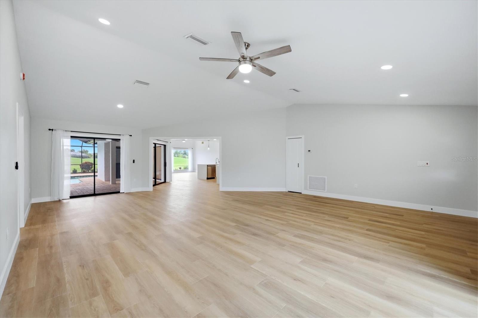 8822 Misty Creek Dr Property Photo 9