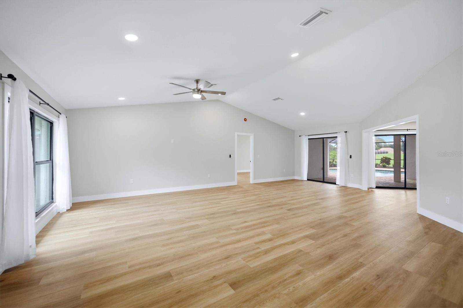 8822 Misty Creek Dr Property Photo 11