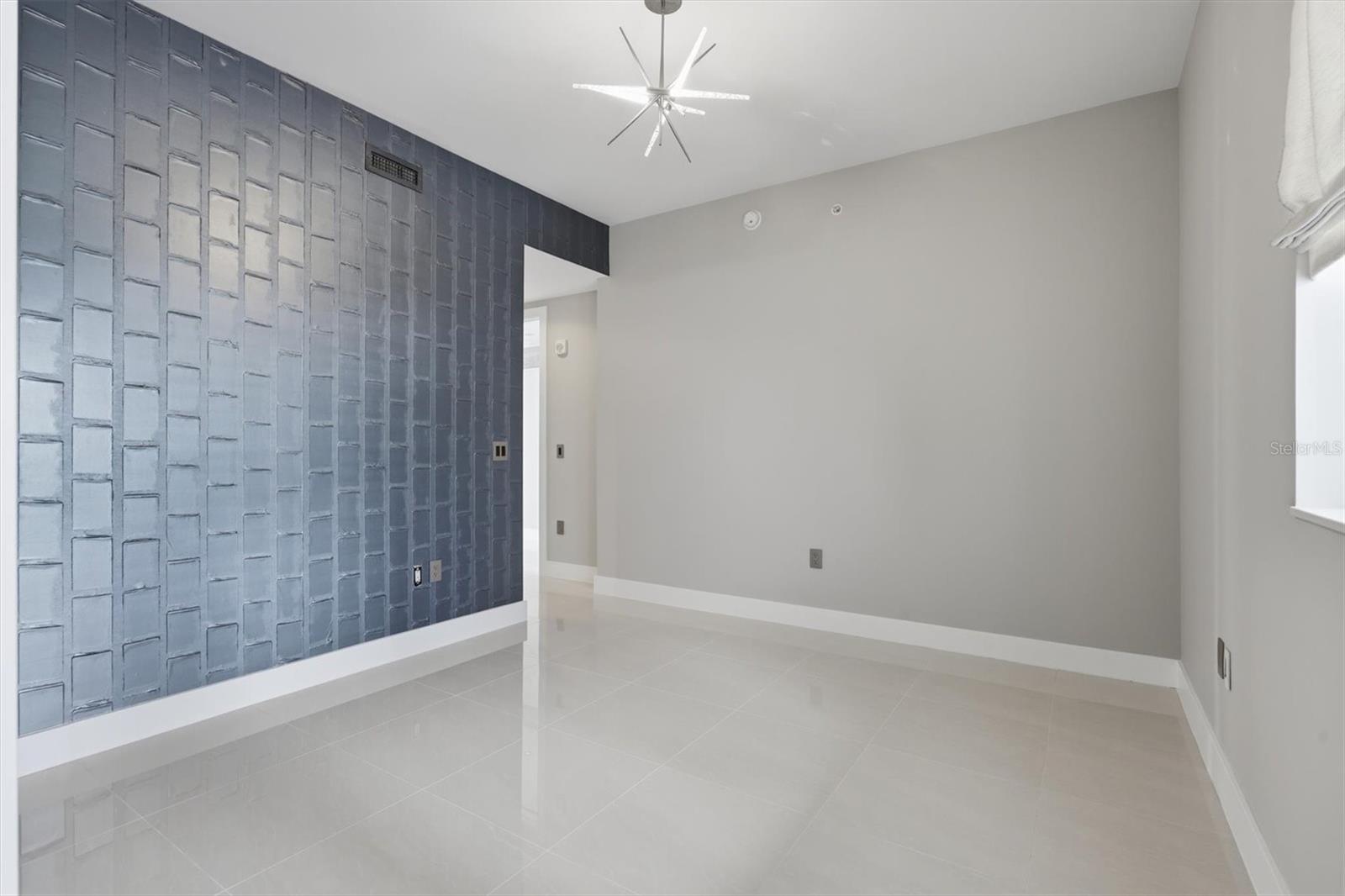 1155 N Gulfstream Ave #807 Property Photo 38