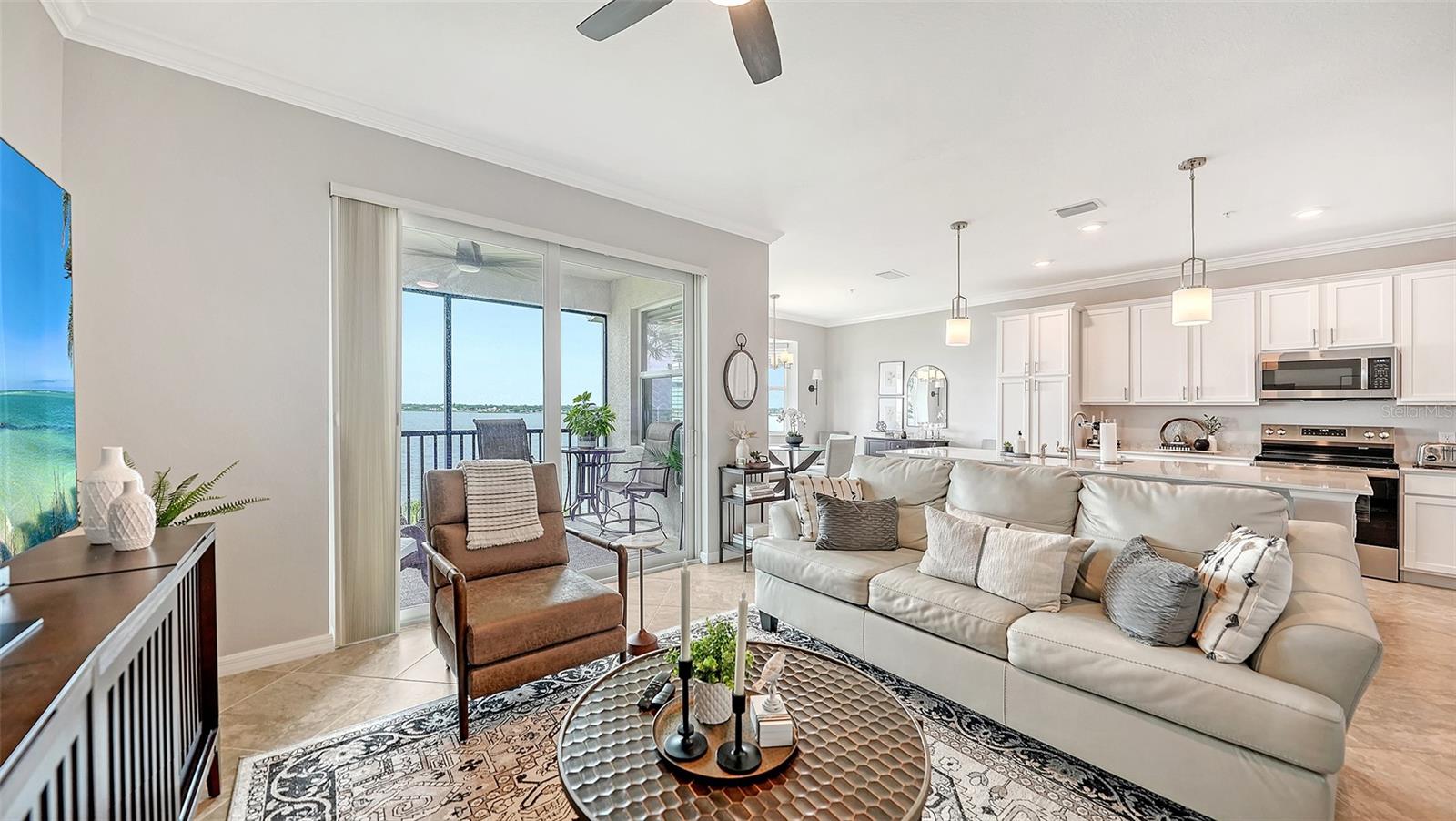 910 Tidewater Shores Loop #402 Property Photo 8