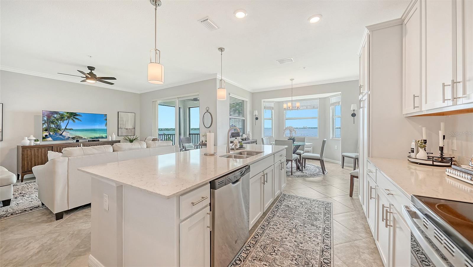 910 Tidewater Shores Loop #402 Property Photo 10