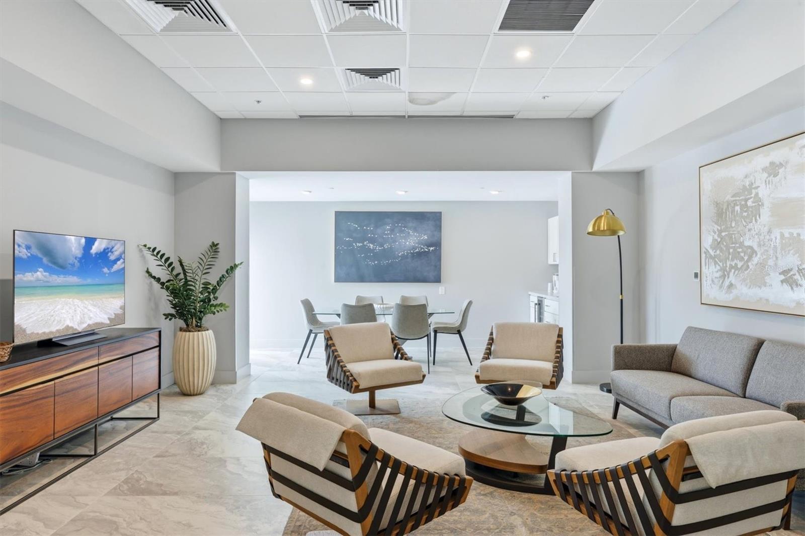 1990 Main St #4 Property Photo 38