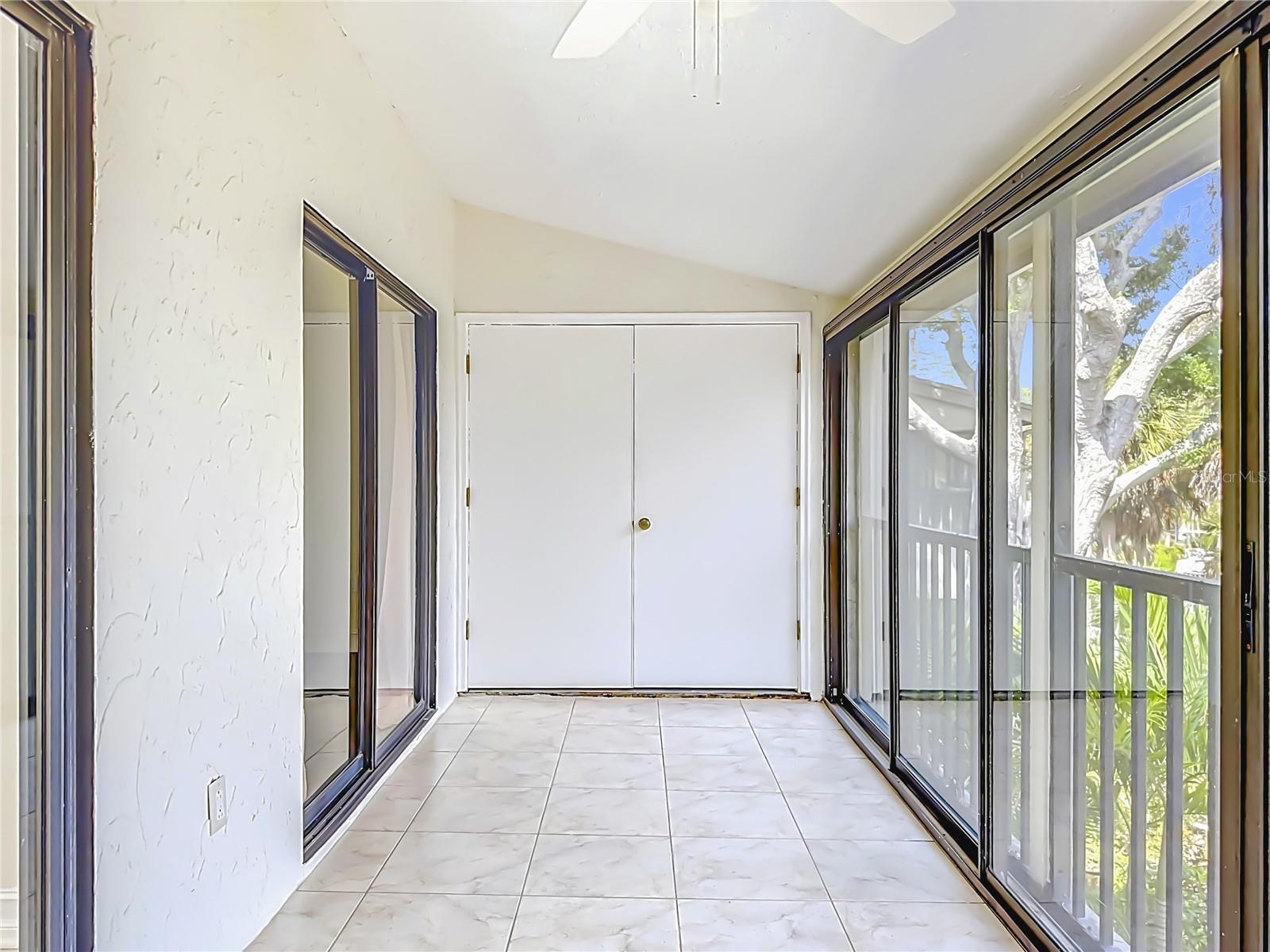 1601 Pelican Point Dr #215 Property Photo 42
