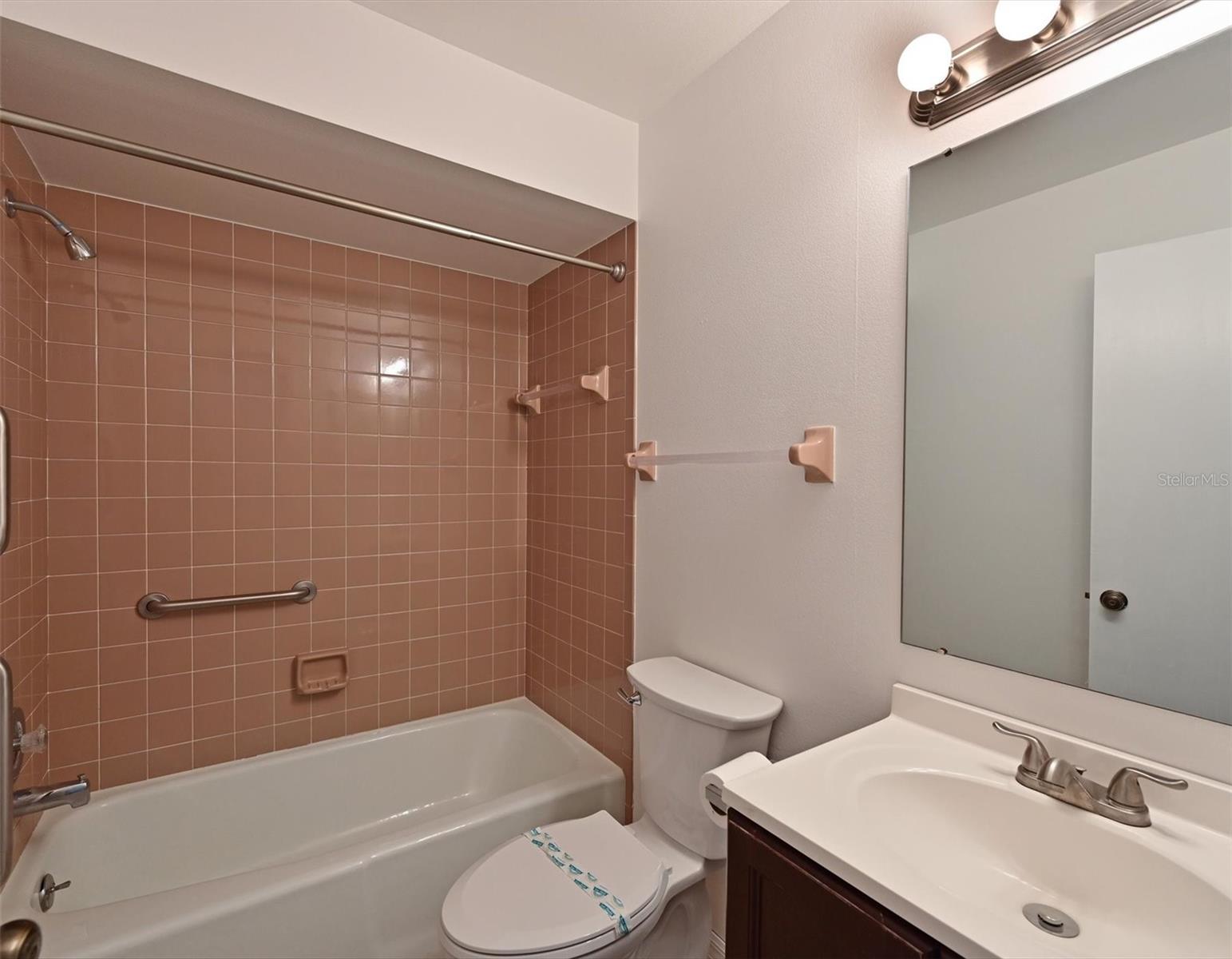 5506 37th St E #4 Property Photo 17
