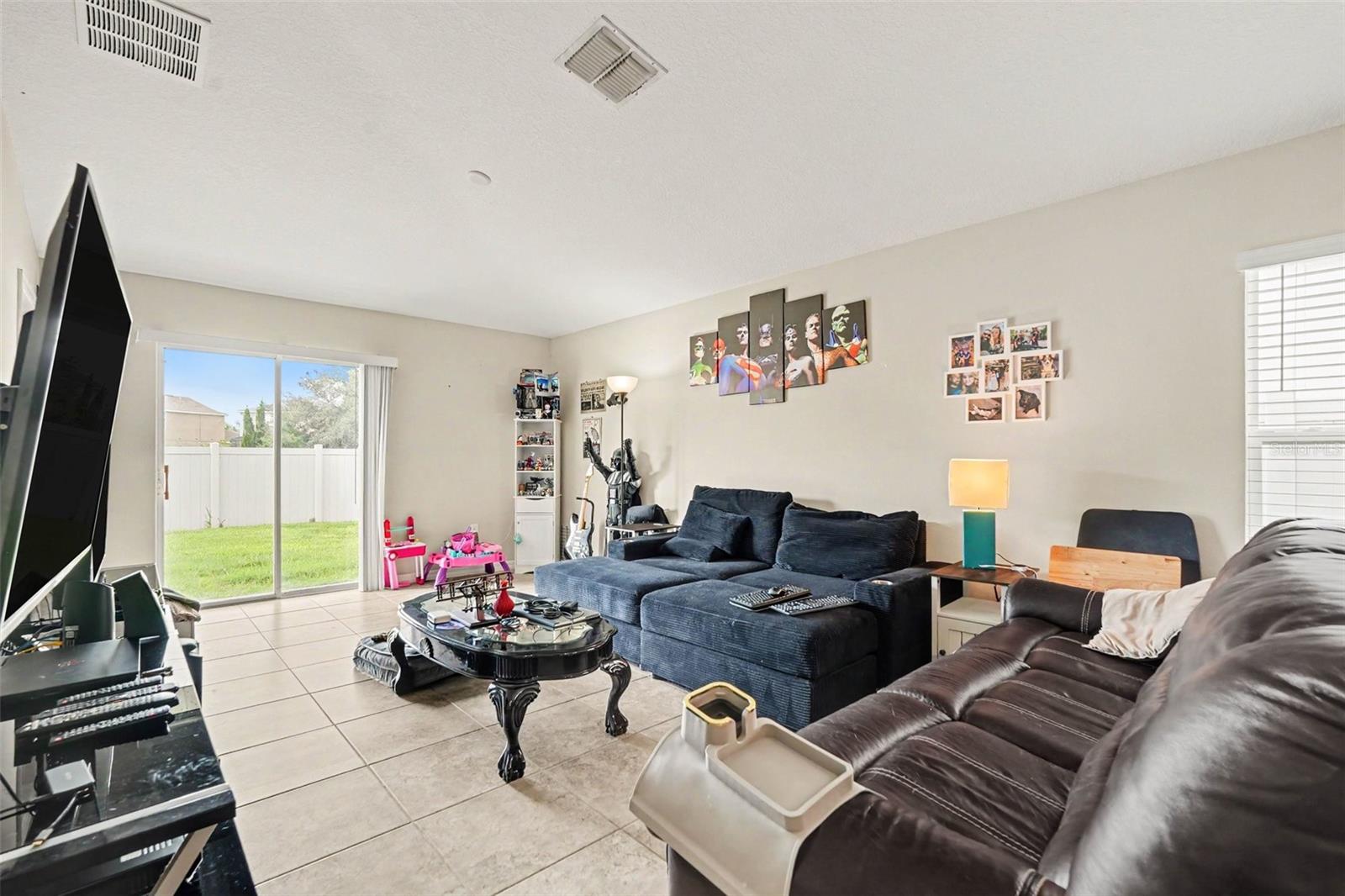 17054 Yellow Pine St Property Photo 7