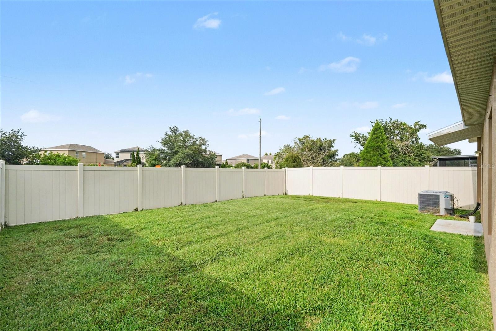 17054 Yellow Pine St Property Photo 25