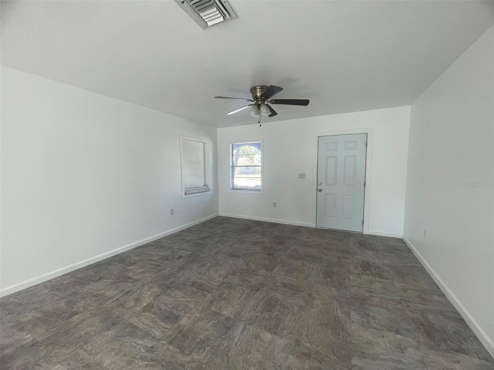 525 E Helen Ave Property Photo 11