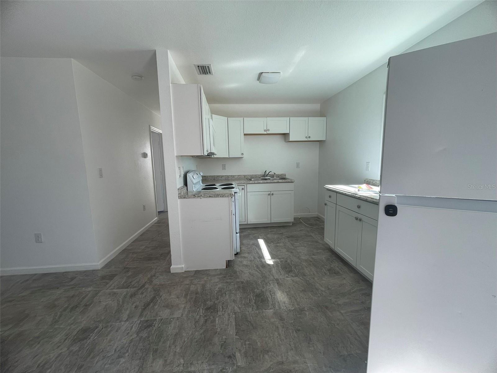 525 E Helen Ave Property Photo 13