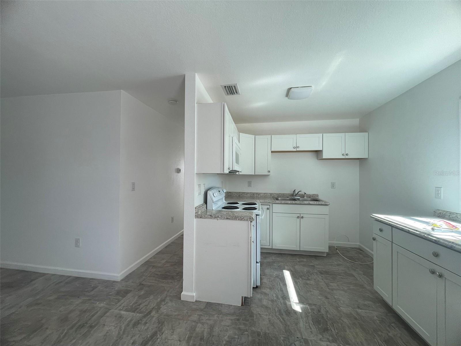 525 E Helen Ave Property Photo 14