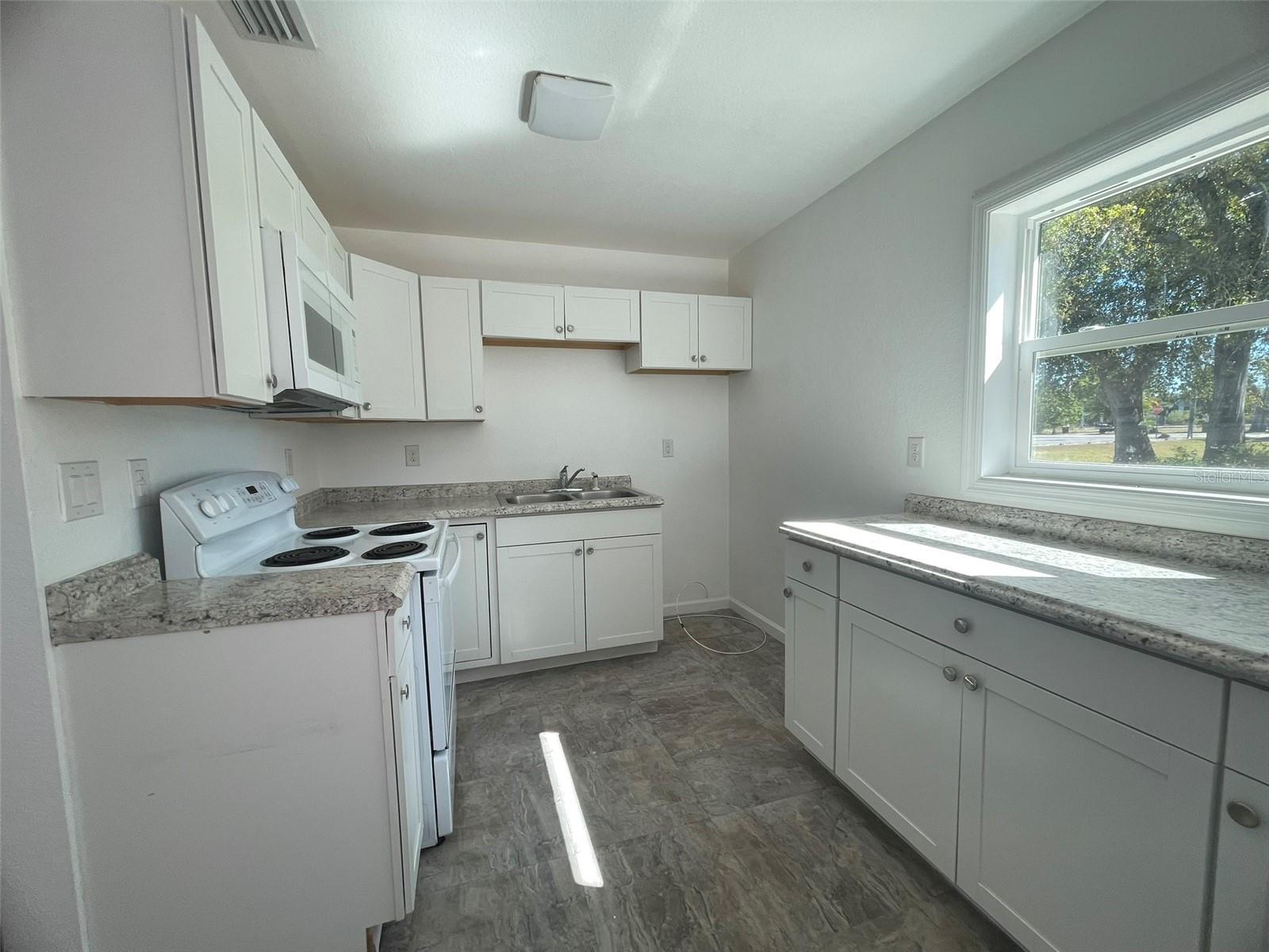 525 E Helen Ave Property Photo 16