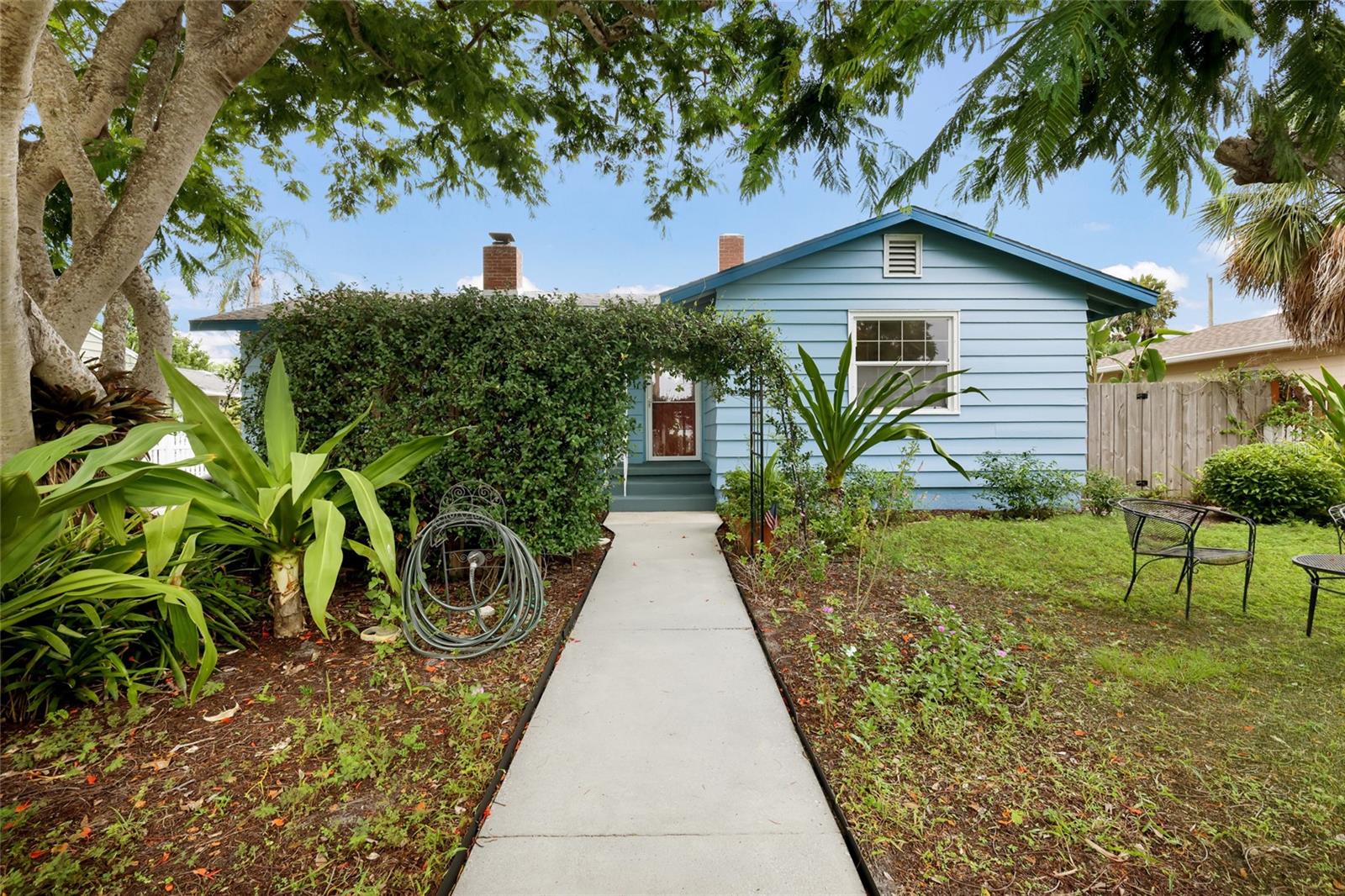 2070 Hyde Park St Property Photo 1