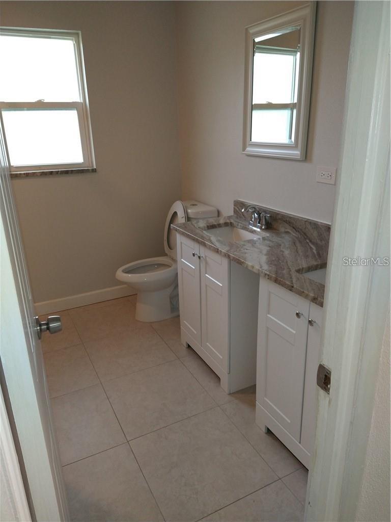 2155 Temple St Property Photo 4