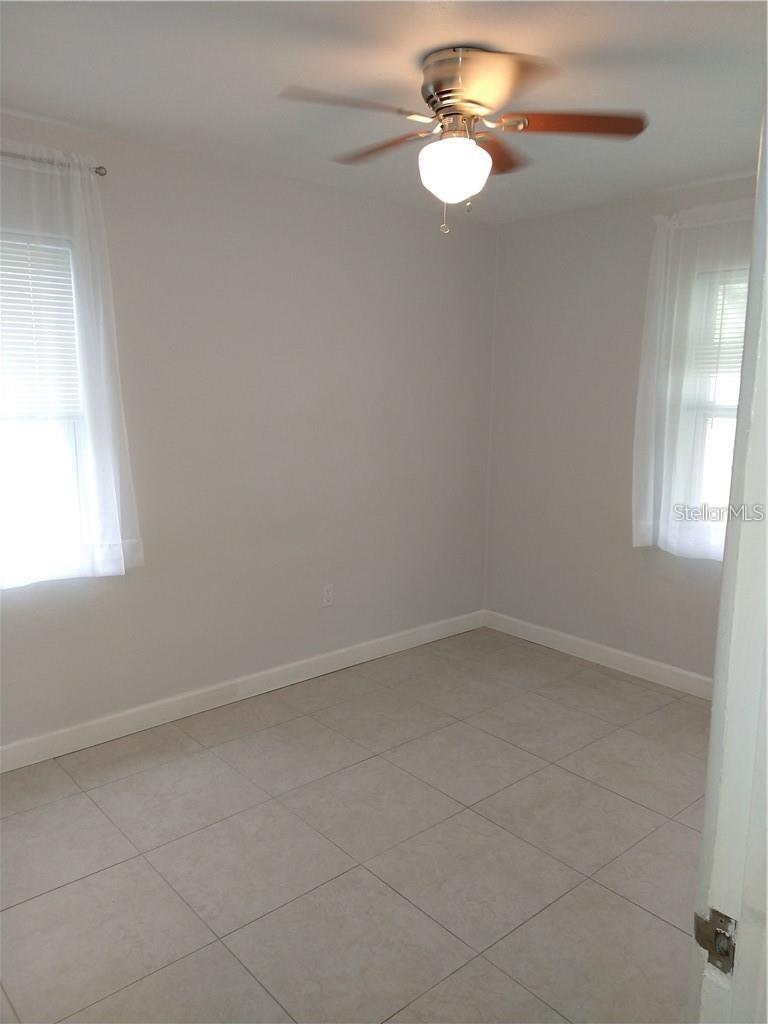 2155 Temple St Property Photo 9