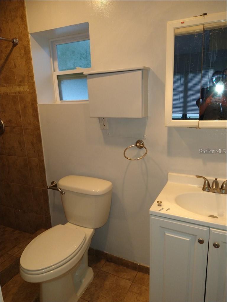 2155 Temple St Property Photo 15