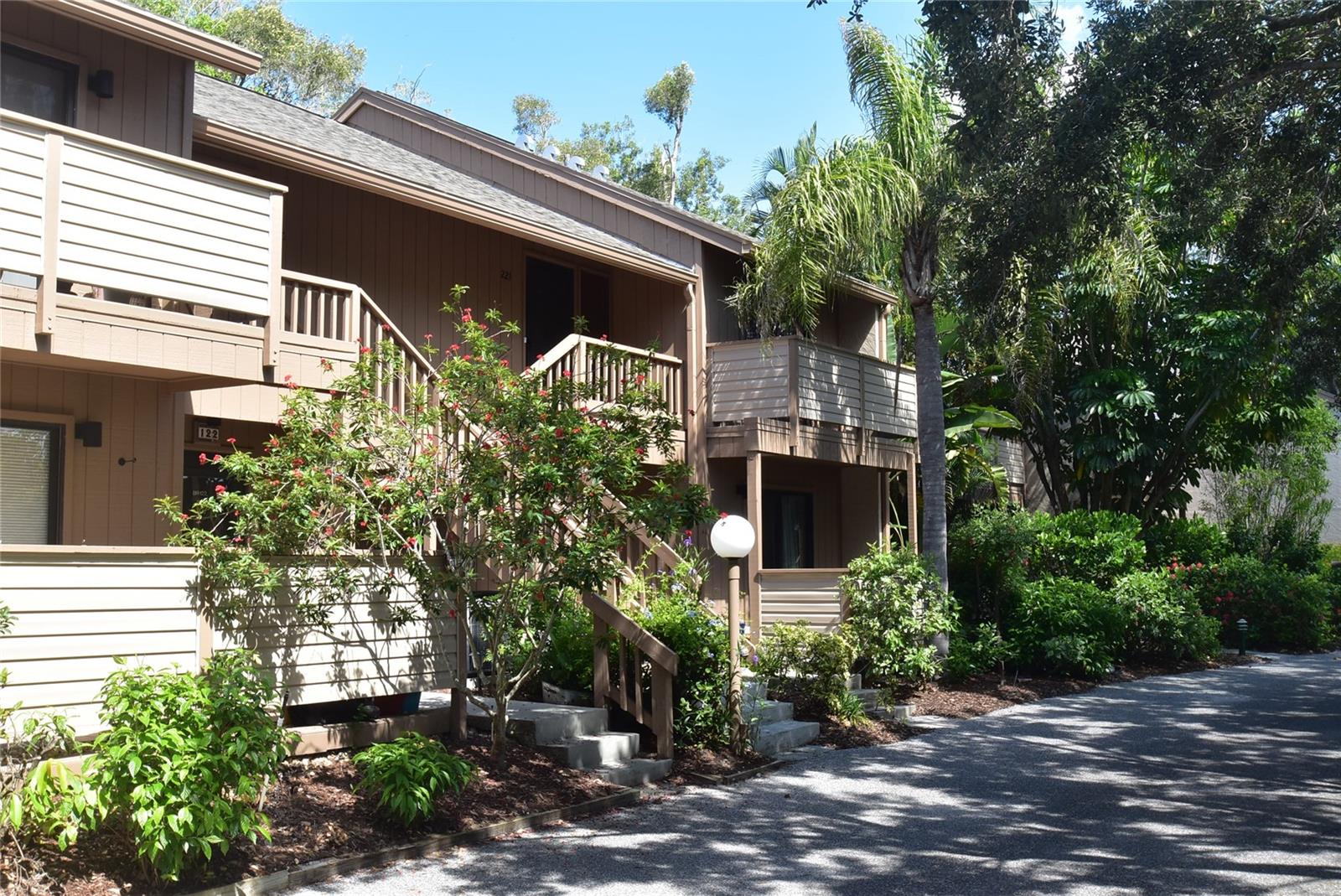 1687 BROOKHOUSE CIR #BR221 Property Photo 1