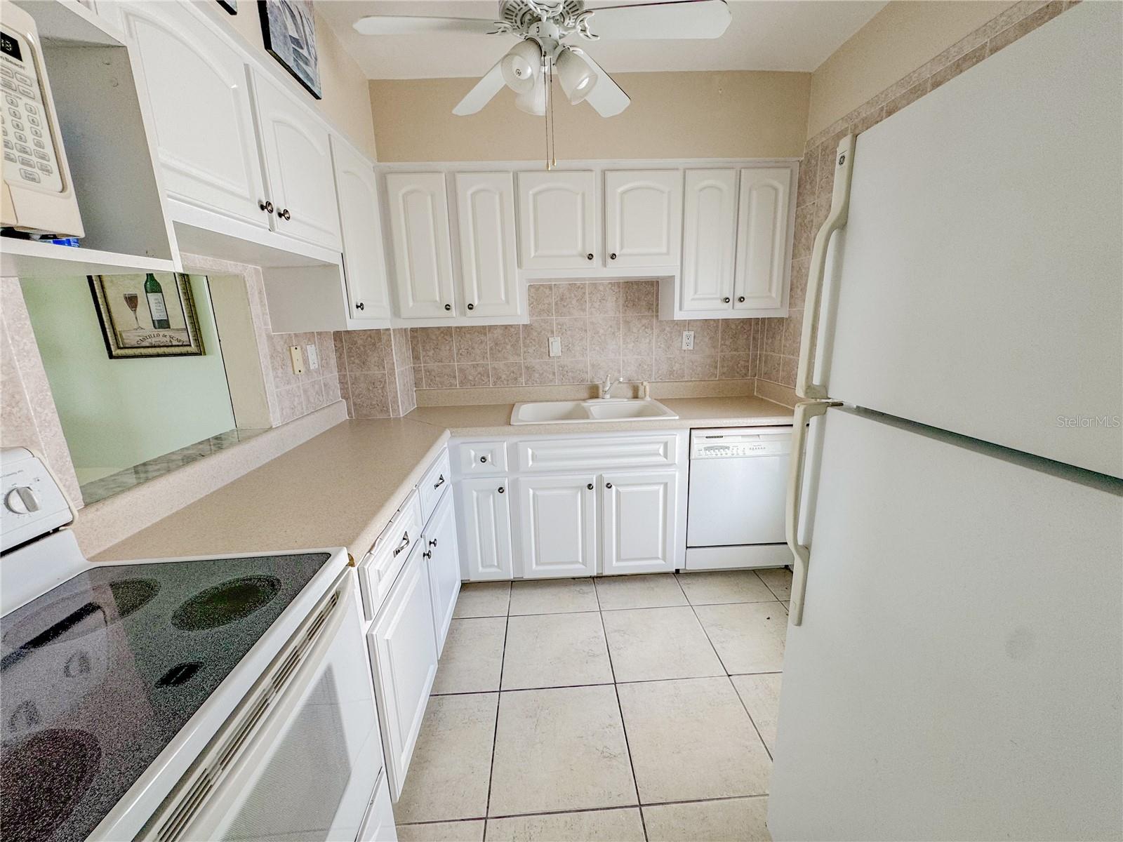 771 John Ringling Blvd #3 Property Photo 4