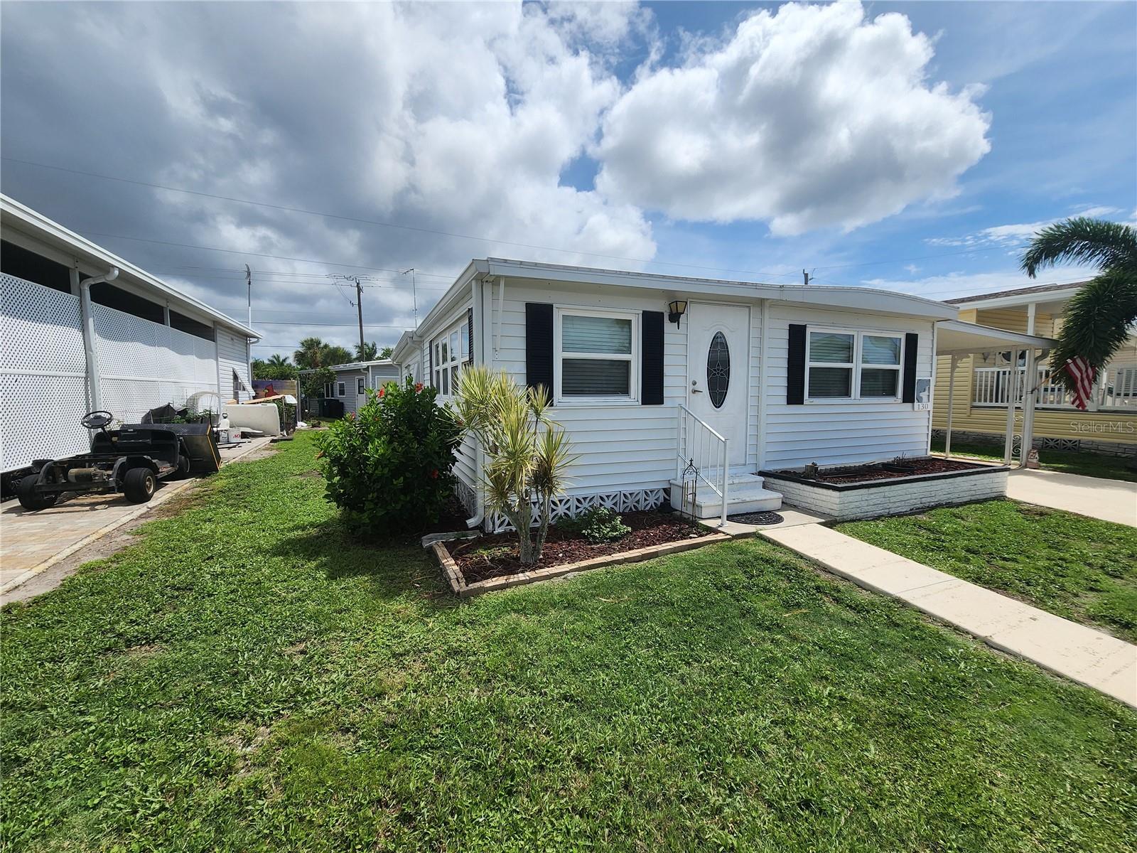 130 Capri Dr Property Photo 3