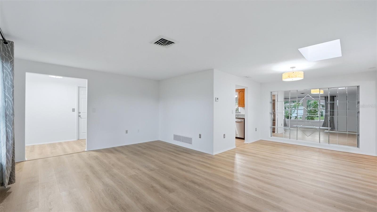 1329 Nantucket Rd Property Photo 6