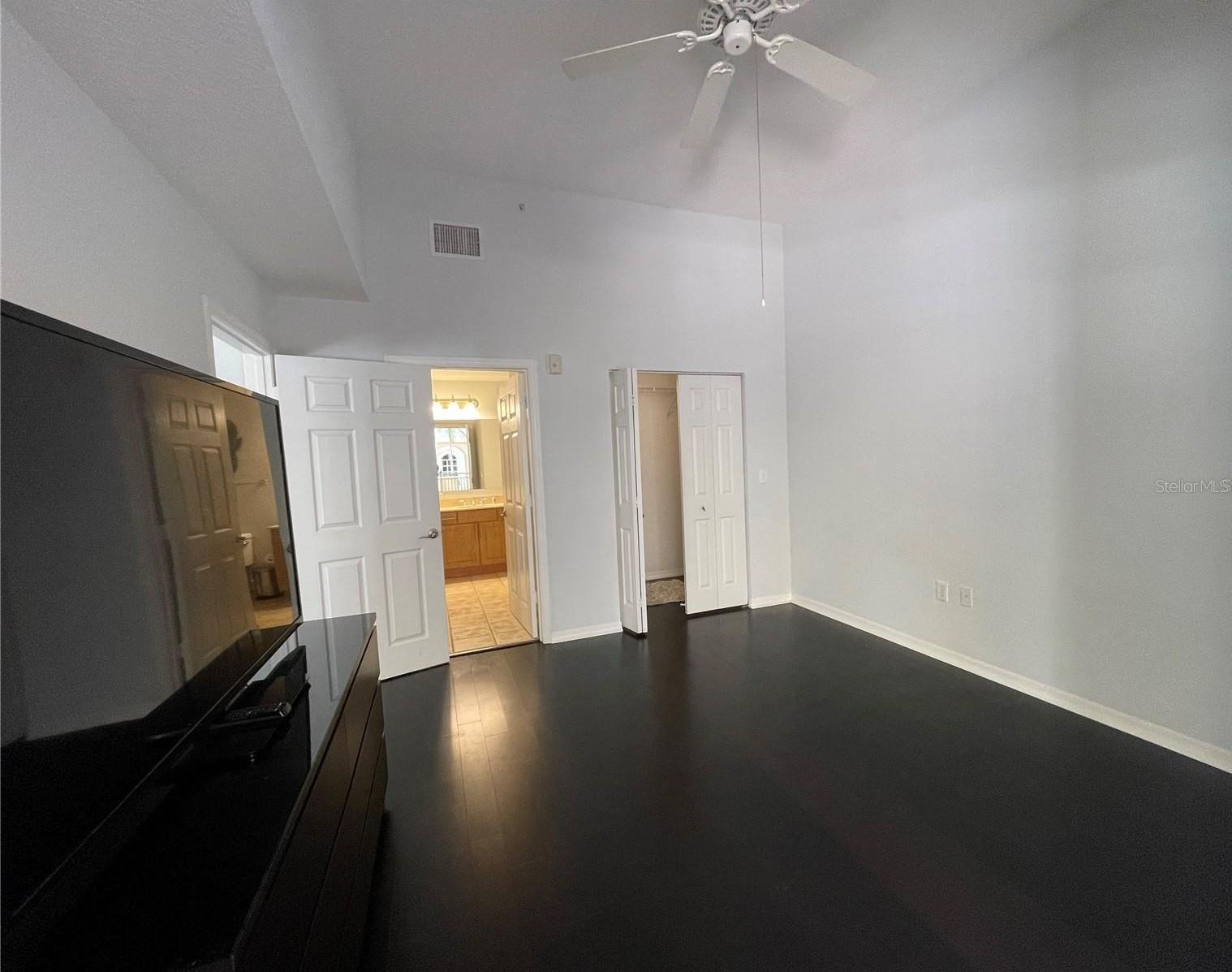 1064 N Tamiami Trl #1122 Property Photo 3