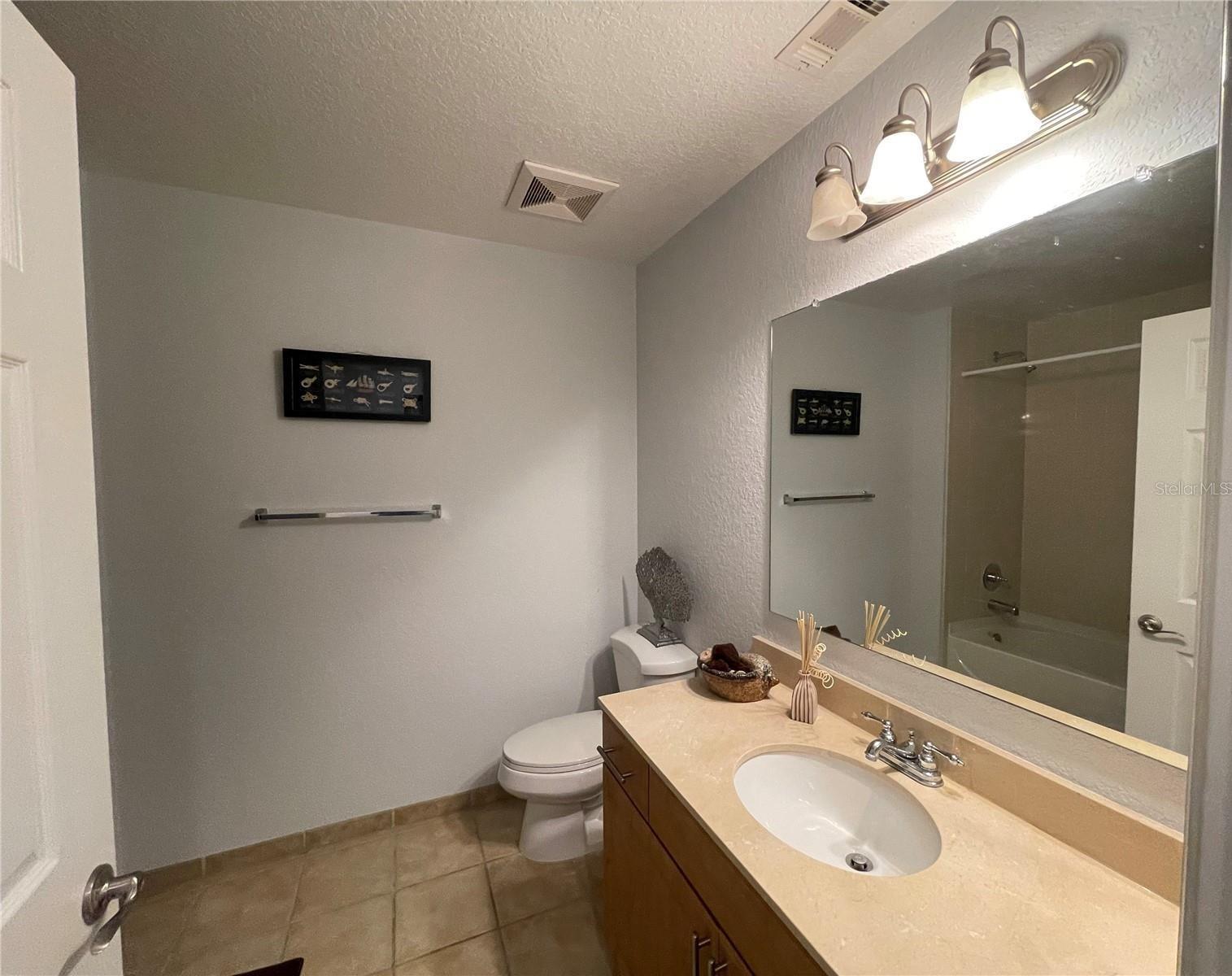 1064 N Tamiami Trl #1122 Property Photo 16