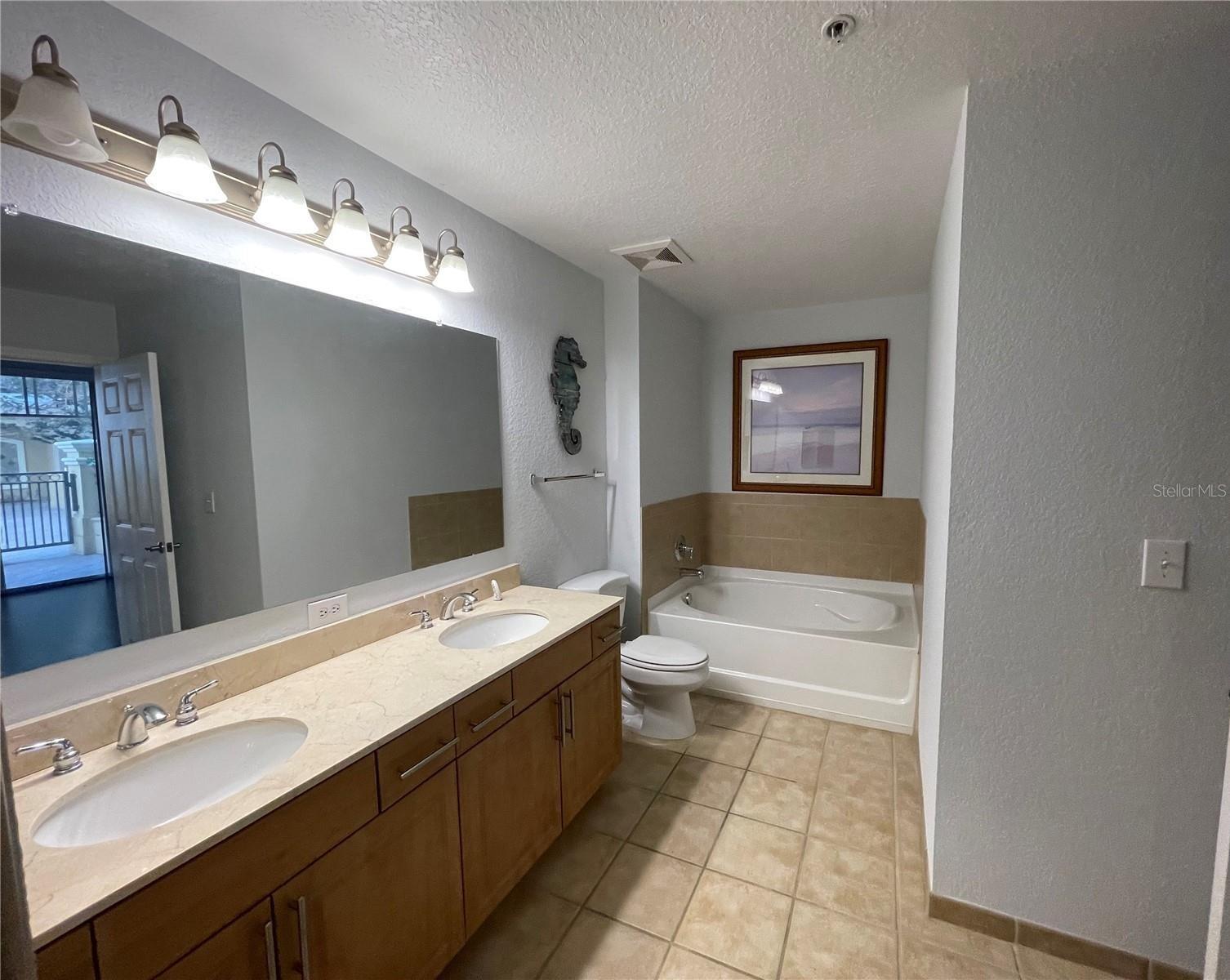 1064 N Tamiami Trl #1122 Property Photo 17