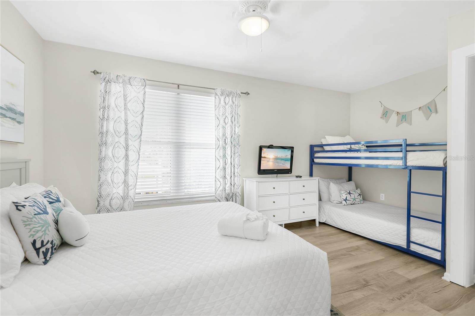 6250 Holmes Blvd #24 Property Photo 17