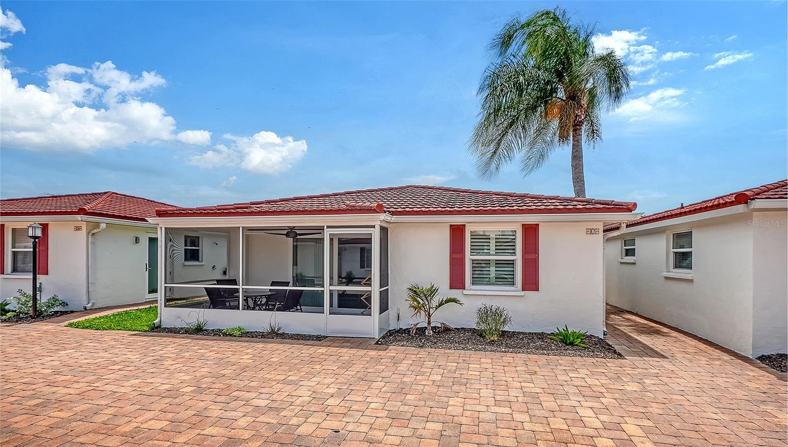 6154 MIDNIGHT PASS RD #B5 Property Photo 1