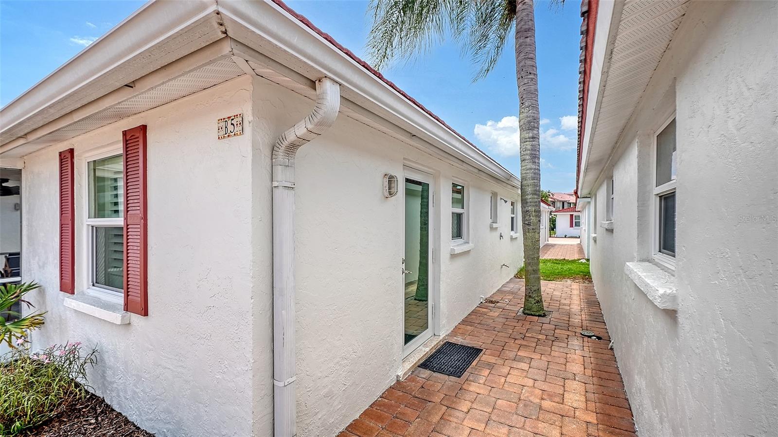 6154 Midnight Pass Rd #b5 Property Photo 5