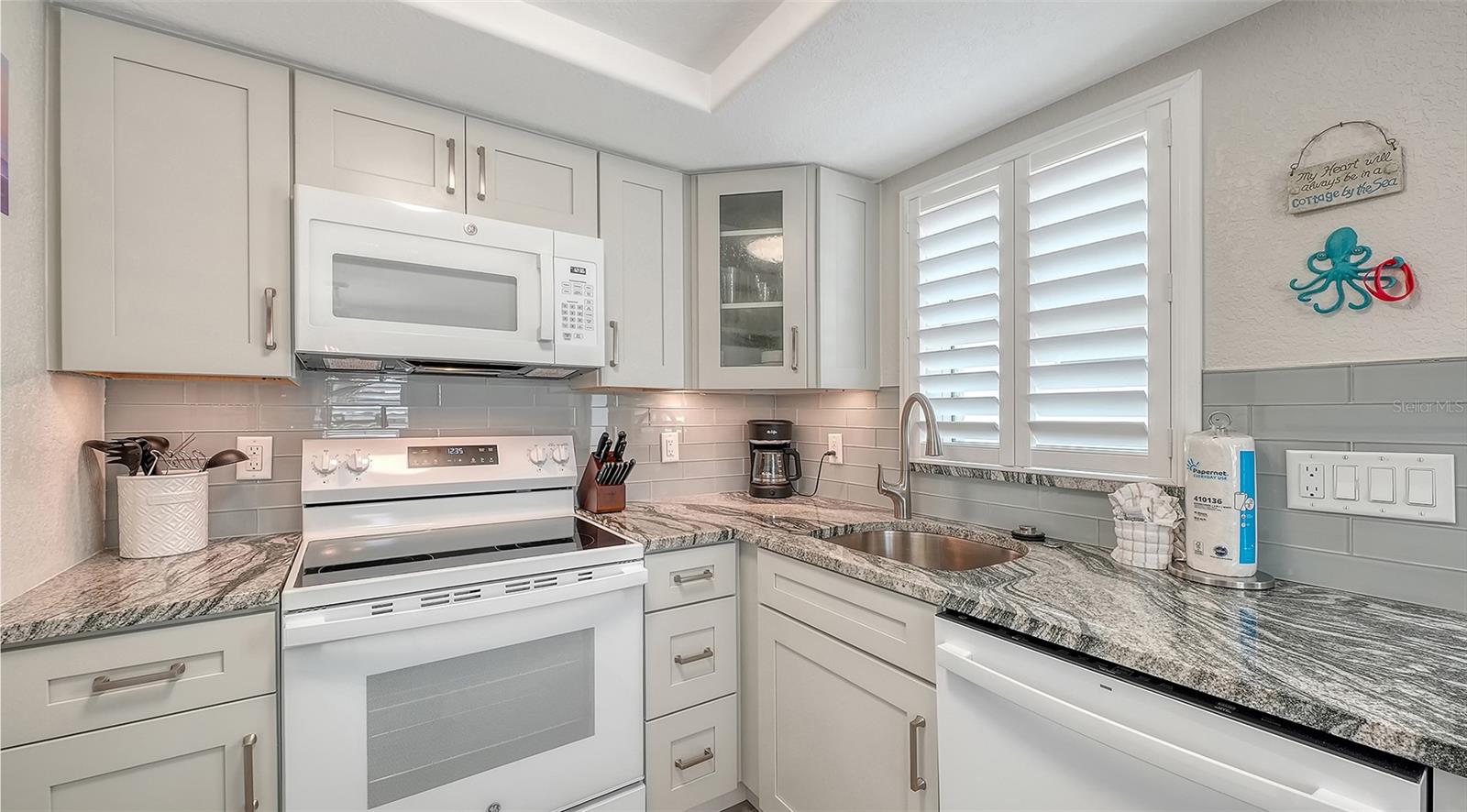 6154 Midnight Pass Rd #b5 Property Photo 13