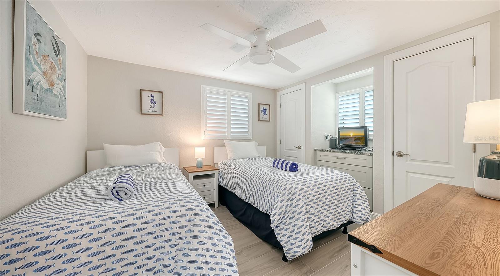 6154 Midnight Pass Rd #b5 Property Photo 22