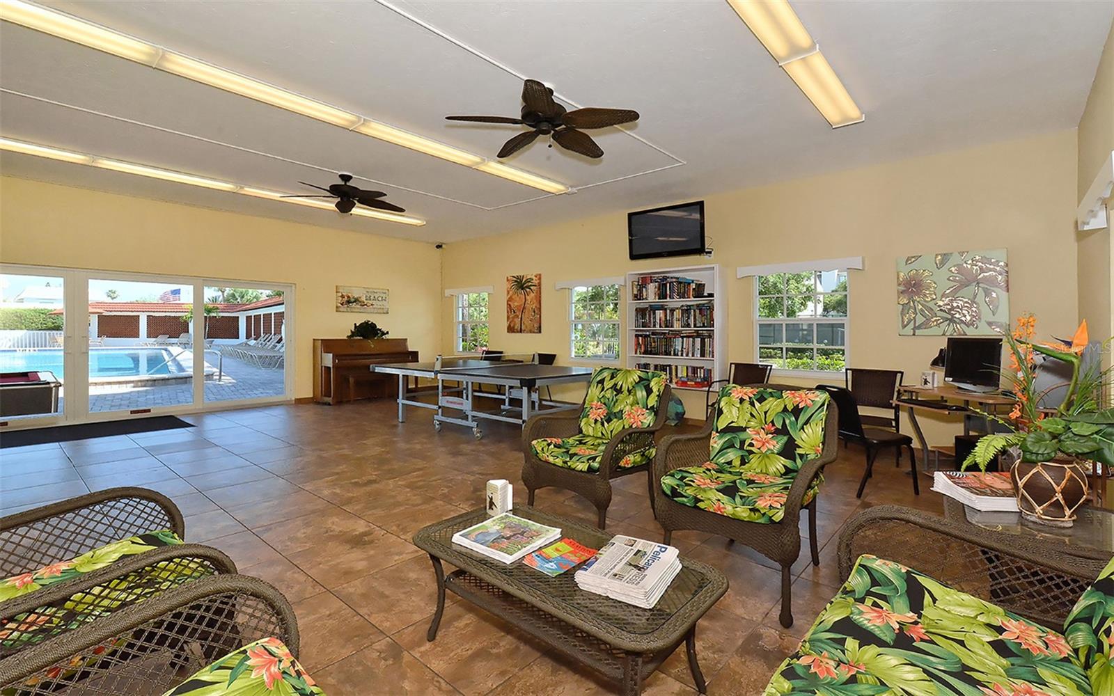 6154 Midnight Pass Rd #b5 Property Photo 32