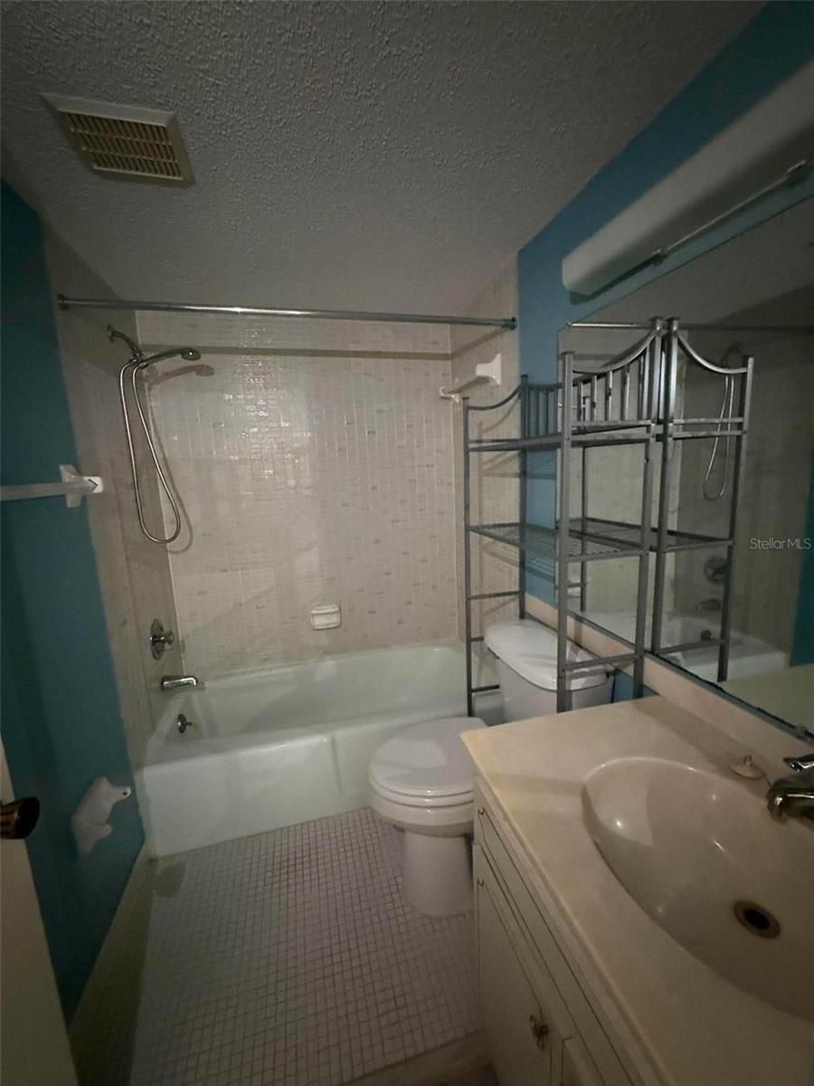 2536 Clubhouse Cir #202 Property Photo 24